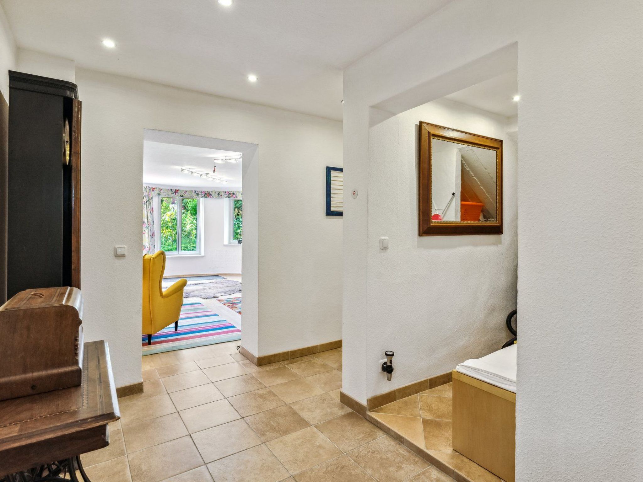 In Karlshorst mit Terrasse-Drinnen