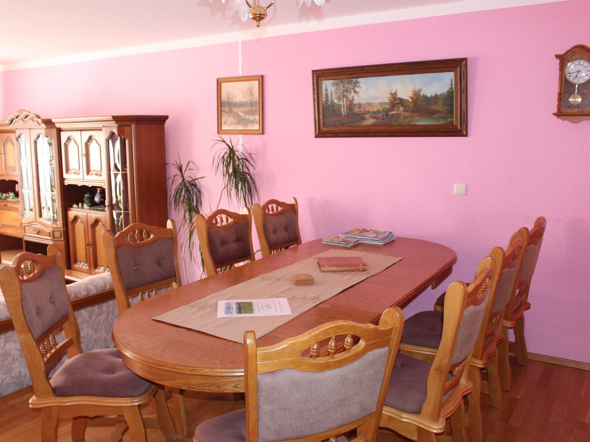 Geräumige Ferienwohnung mit Terrasse, in günstiger zentraler Lage in der Oberla-Drinnen