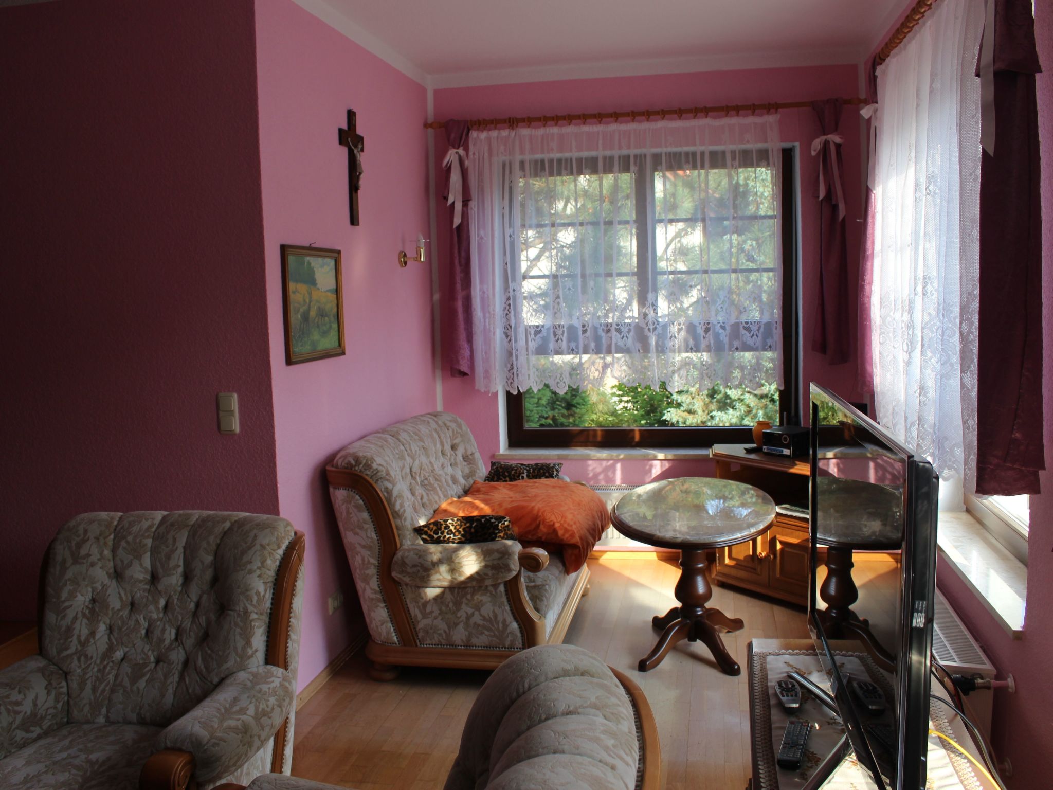 Geräumige Ferienwohnung mit Terrasse, in günstiger zentraler Lage in der Oberla-Drinnen