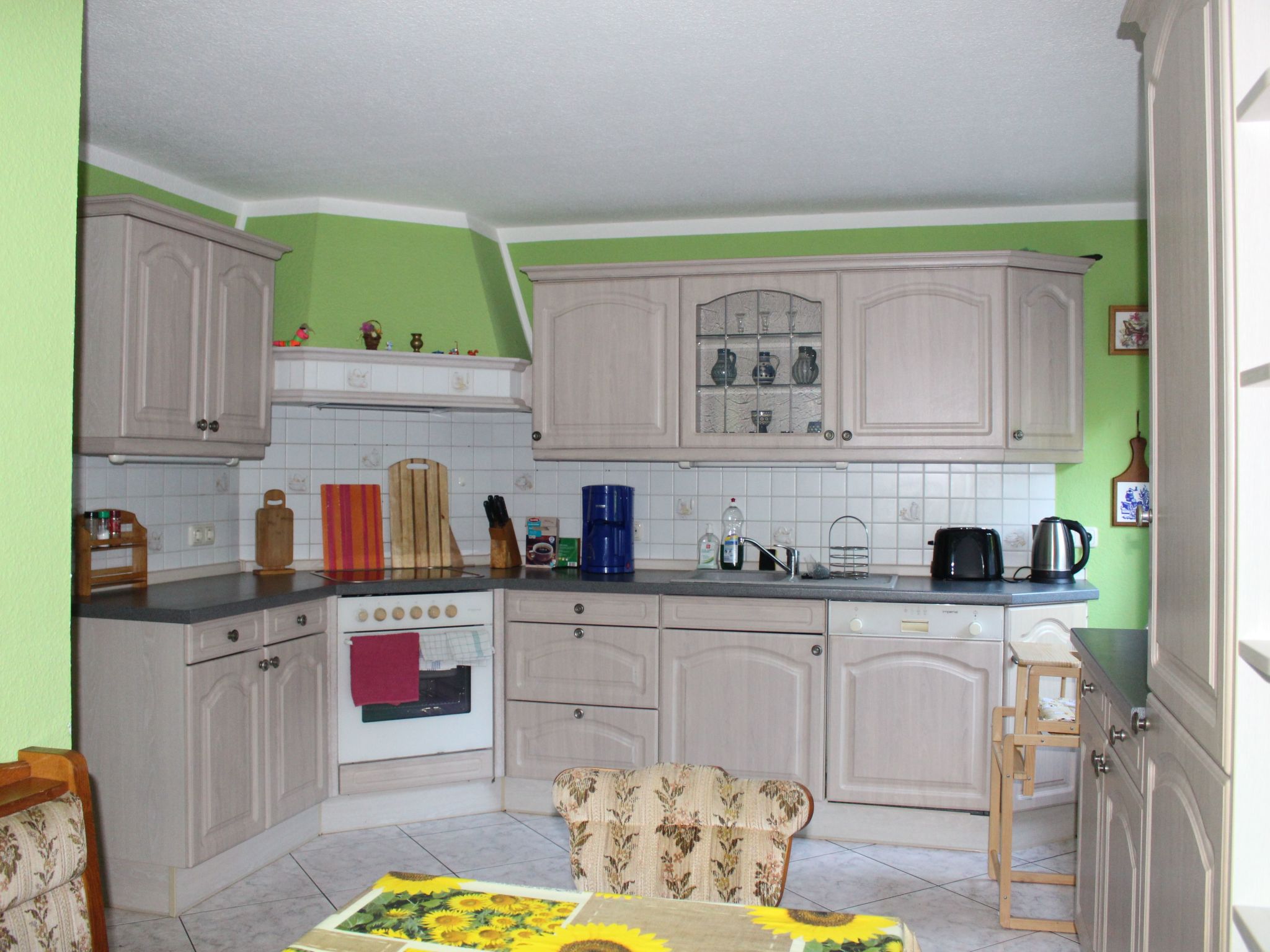 Geräumige Ferienwohnung mit Terrasse, in günstiger zentraler Lage in der Oberla-Drinnen