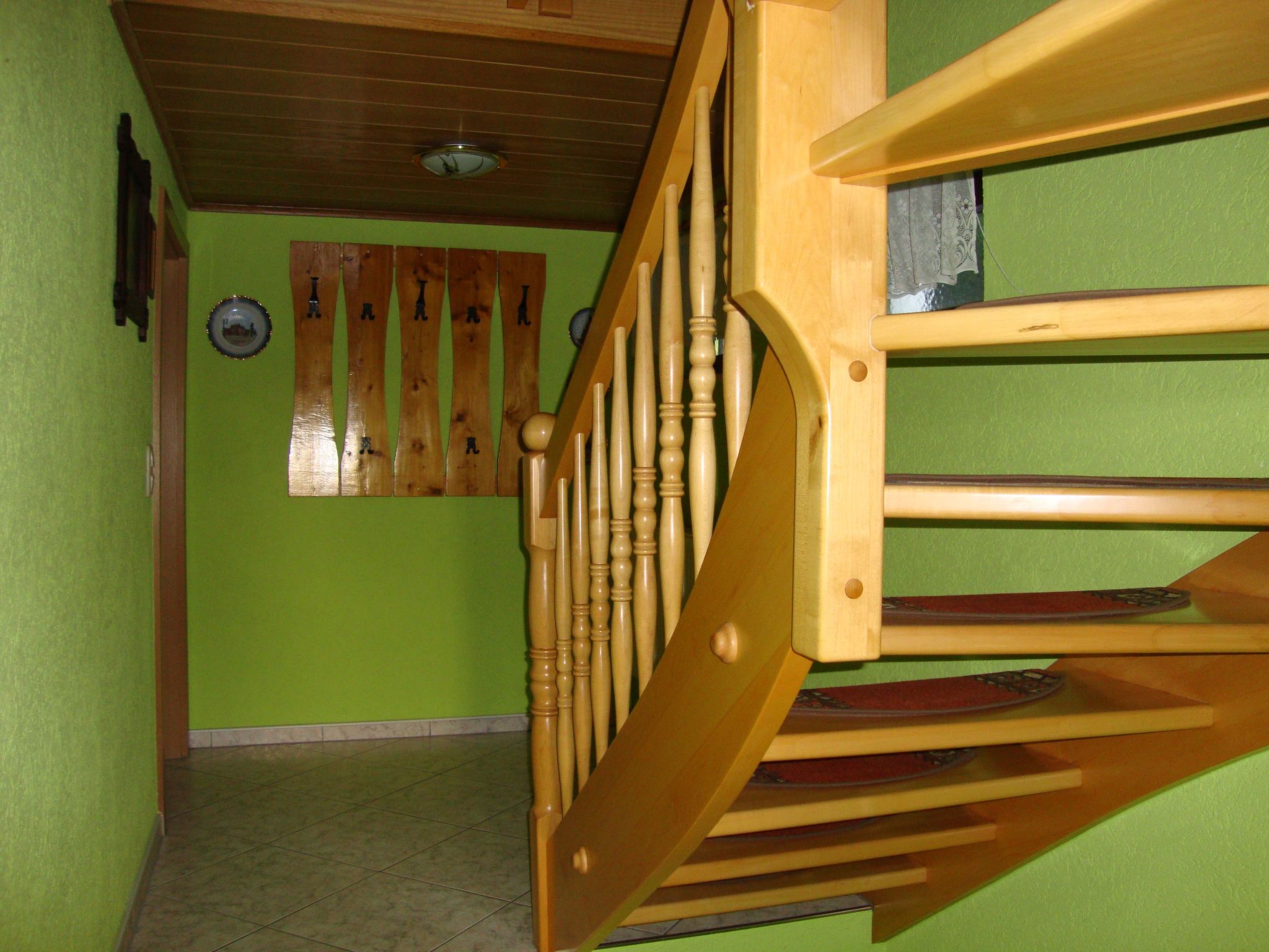 Geräumige Ferienwohnung mit Terrasse, in günstiger zentraler Lage in der Oberla-Drinnen