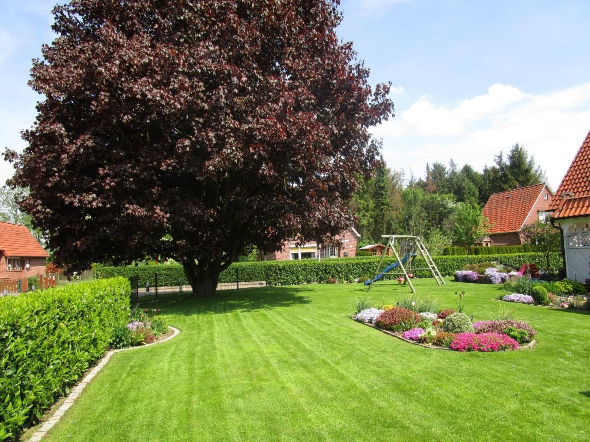 Discover your perfect getaway with our charming holiday flat, which not only scores with comfort but also with an ideal location. Whether you are planning a relaxing day in the countryside or want to ..