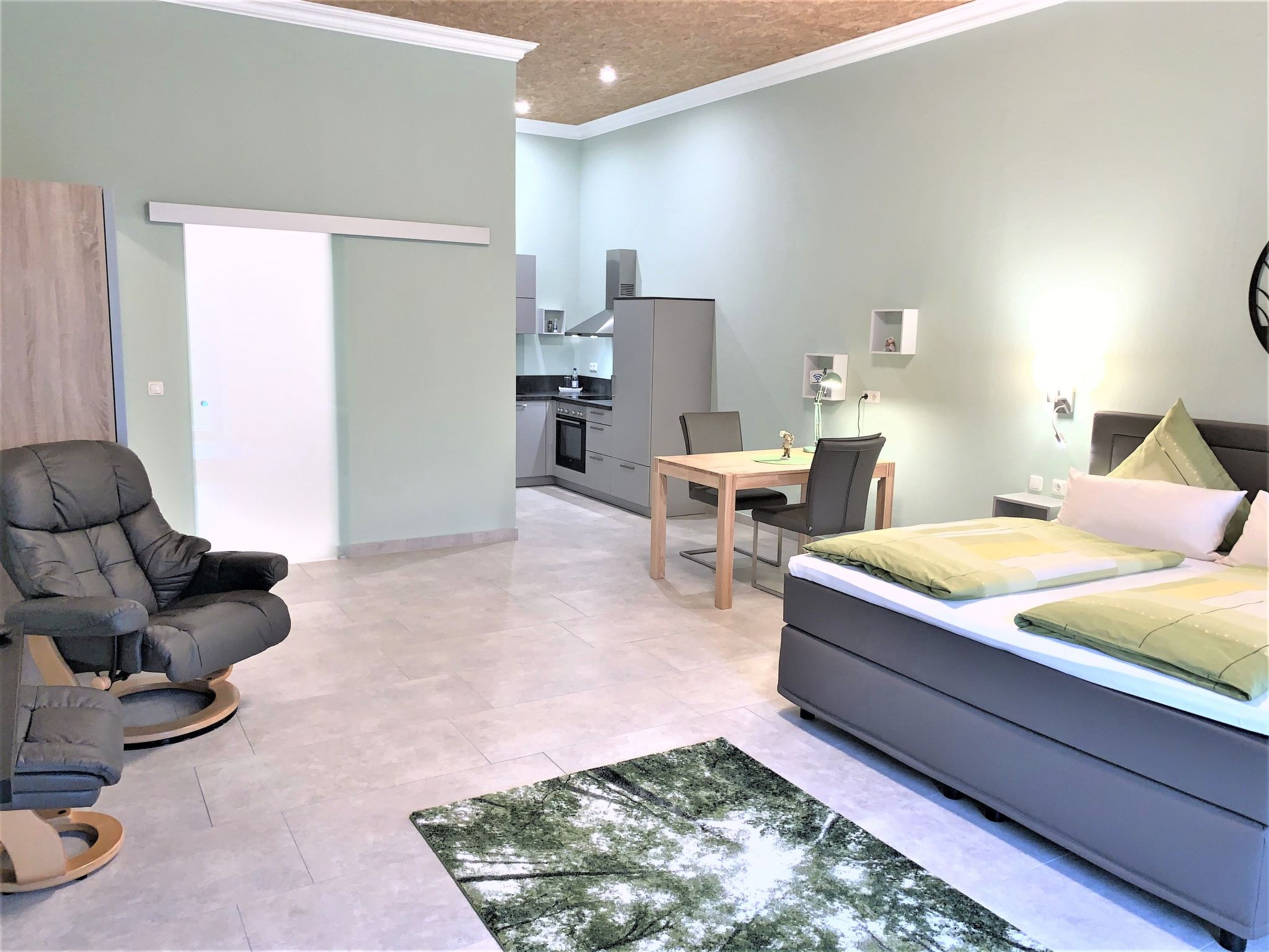 Hello and good day, we are pleased that you are reading our page and welcome you warmly.the flat house is located in a small village on a well-developed cycle path towards Glückstadt or Krempe.if you..