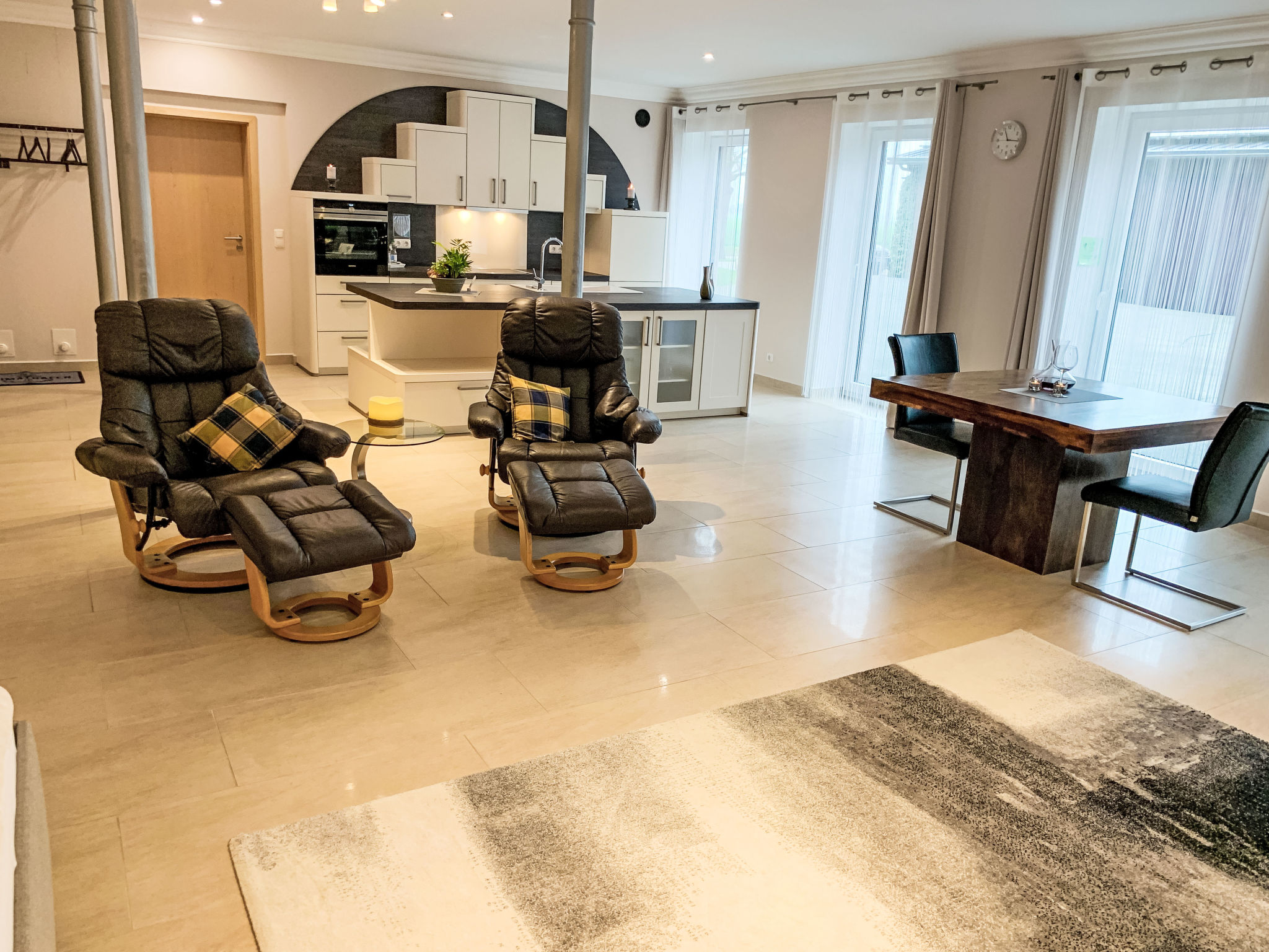 Modern eingerichtete Suite mit Terrasse - Inside