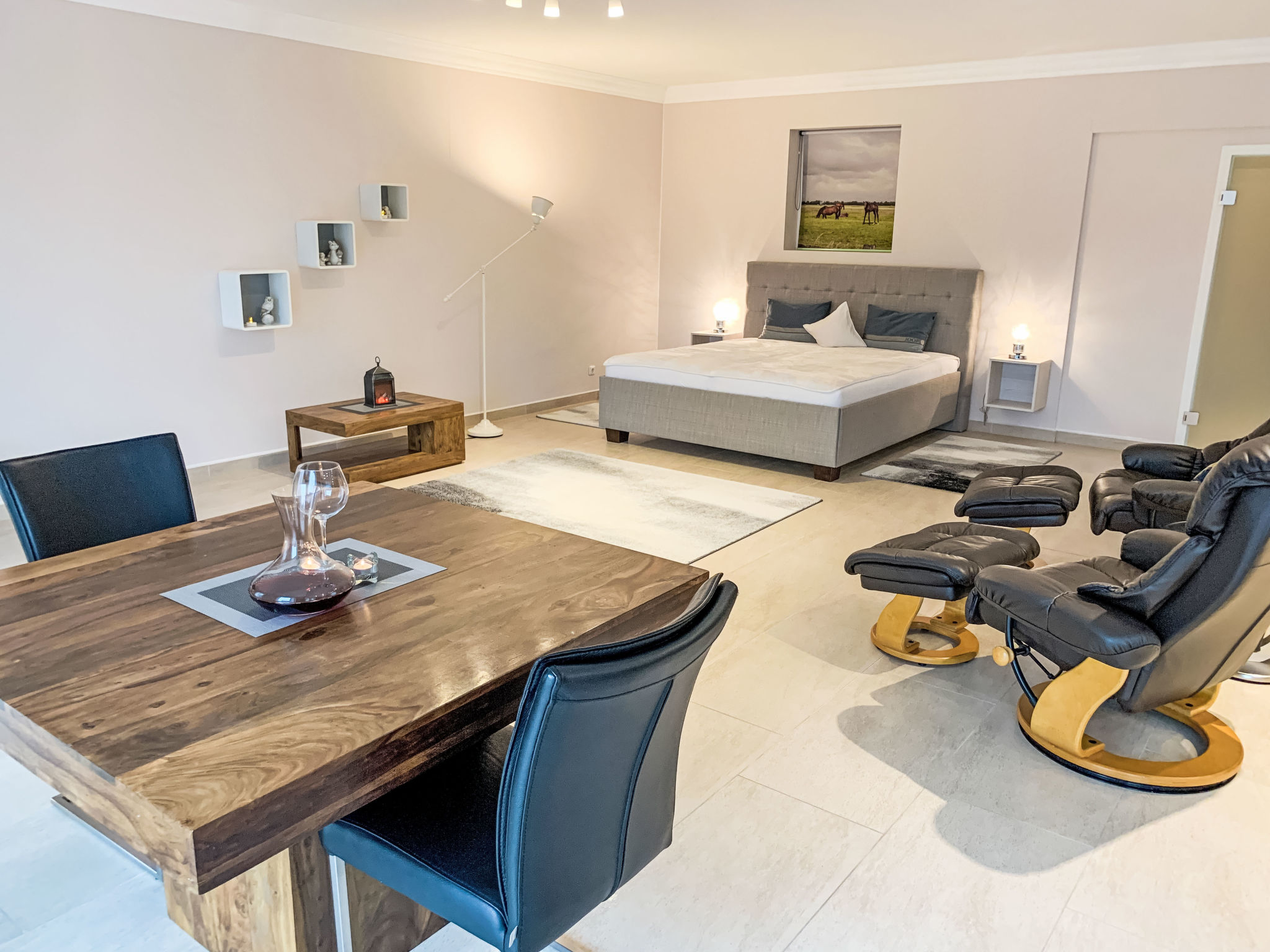 Modern eingerichtete Suite mit Terrasse - Inside