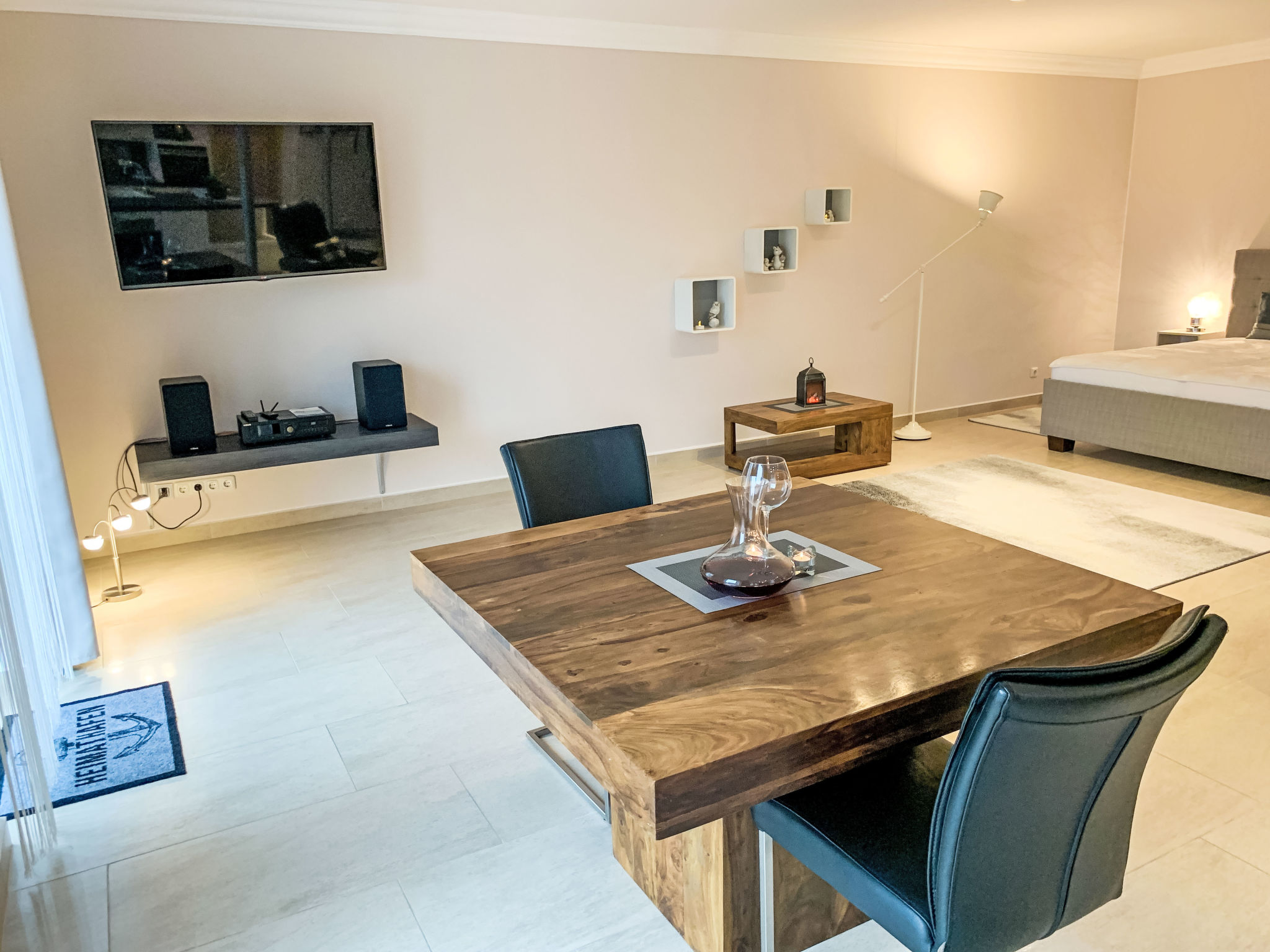 Modern eingerichtete Suite mit Terrasse - Inside