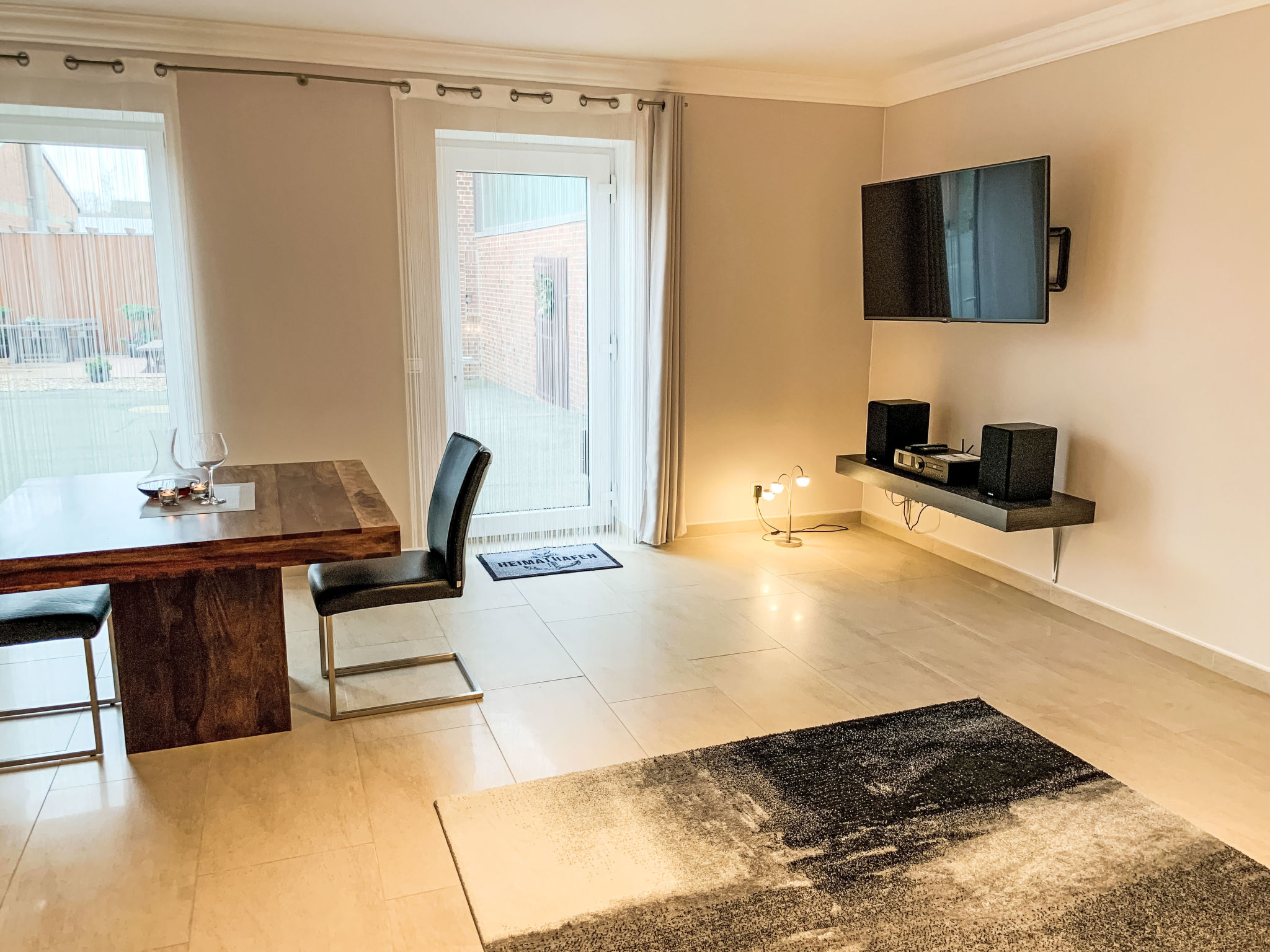 Modern eingerichtete Suite mit Terrasse - Inside
