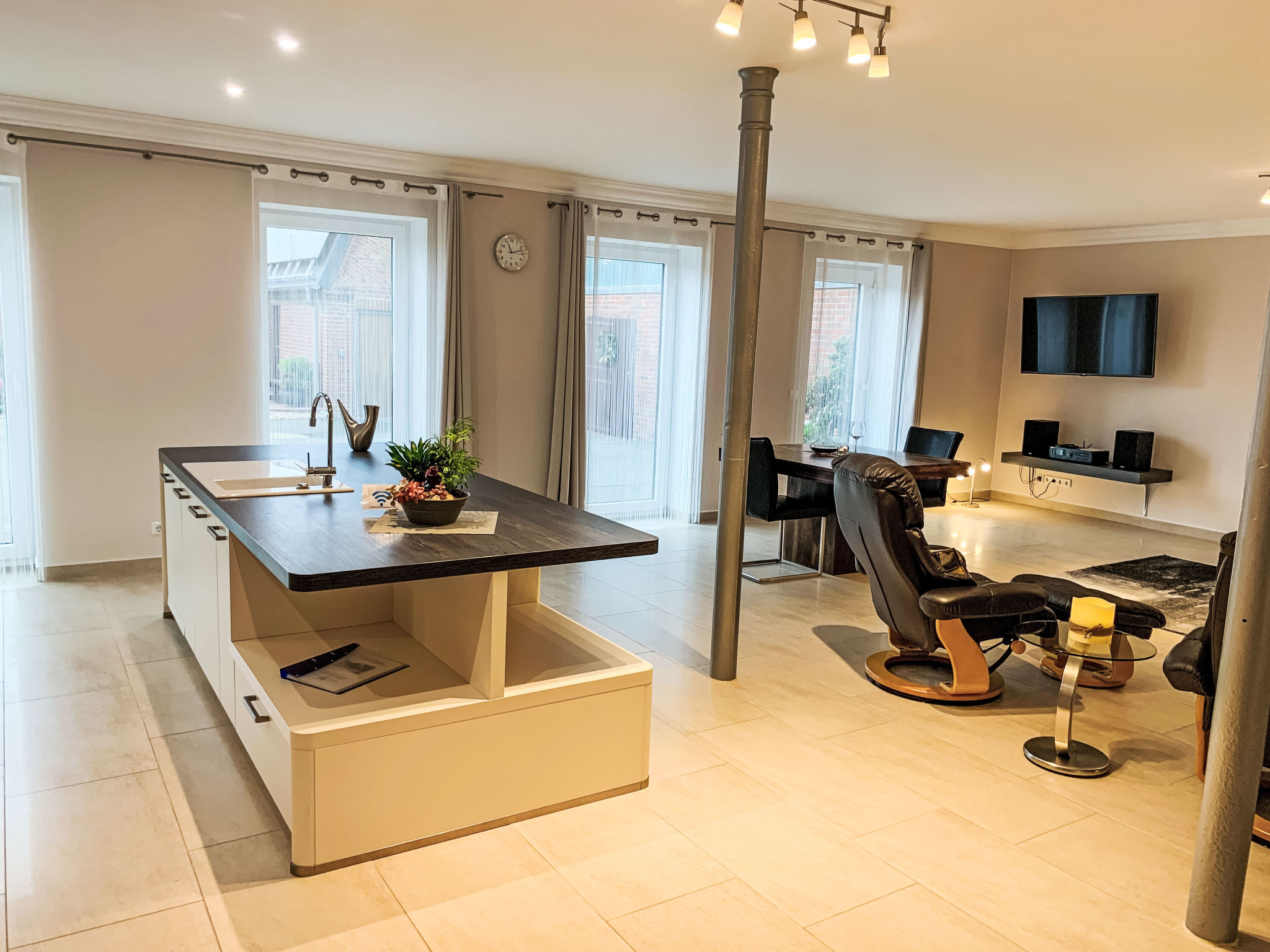Modern eingerichtete Suite mit Terrasse - Inside