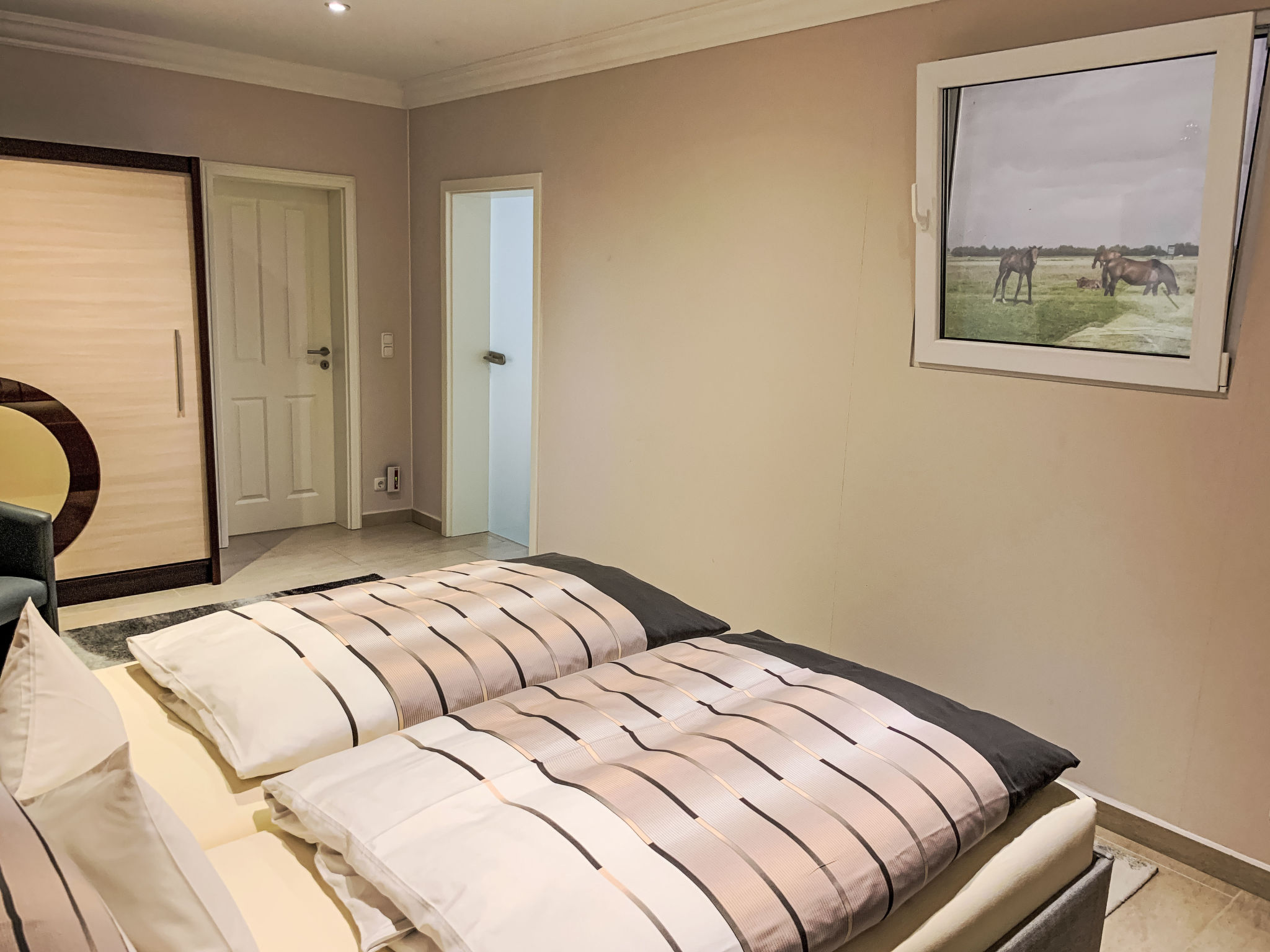 Modern eingerichtete Suite mit Terrasse - Inside