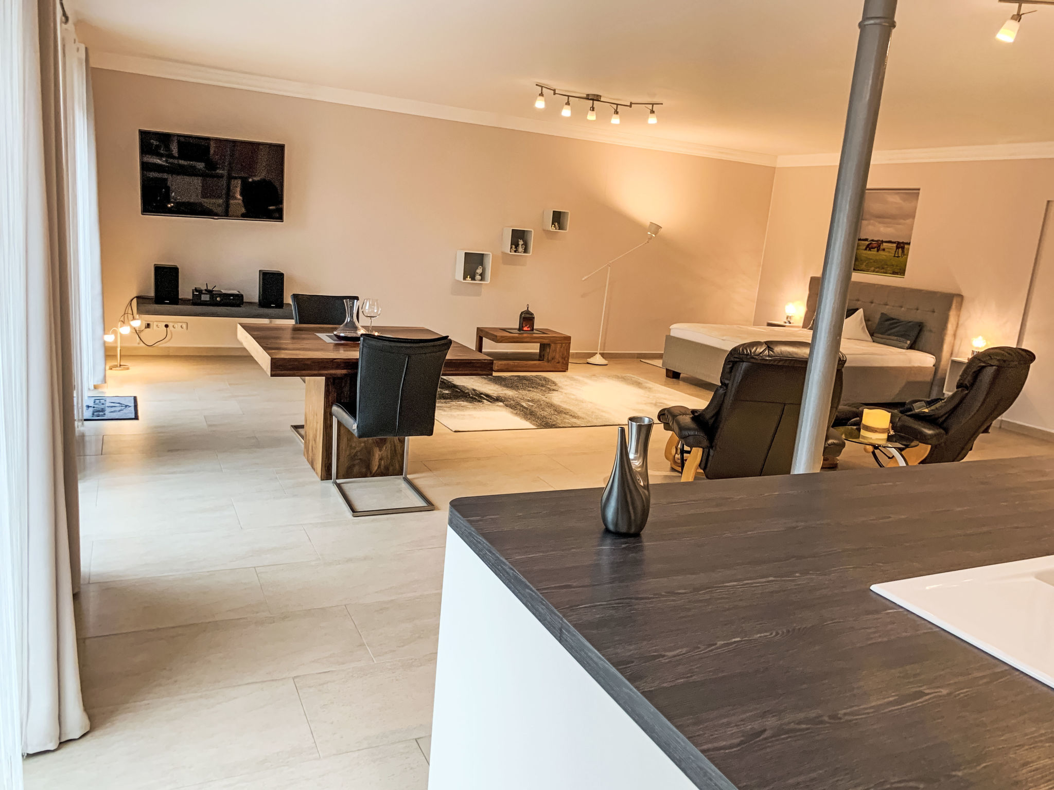 Modern eingerichtete Suite mit Terrasse - Inside