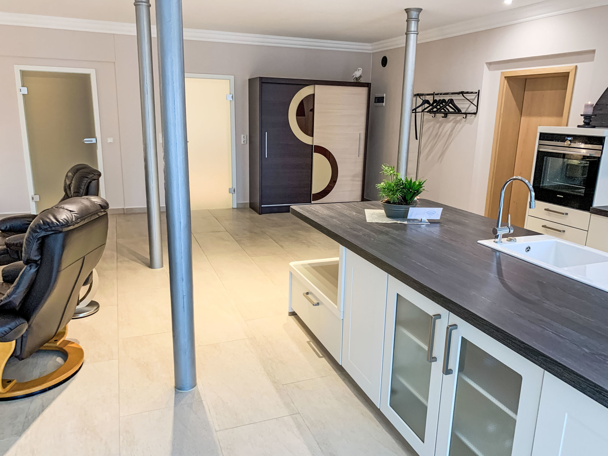 Modern eingerichtete Suite mit Terrasse - Inside