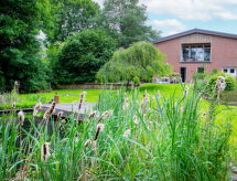 Luxe vrijstaand huis bij Drochtersen met grote tuin, sauna & open haard - thumbnail 1