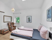 Luxe vrijstaand huis bij Drochtersen met grote tuin, sauna & open haard - thumbnail 4