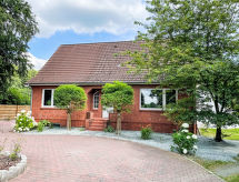 Landliebe in Wingst: Moderne vakantiewoning voor 8, omheinde tuin, 15 km van zee - thumbnail 1