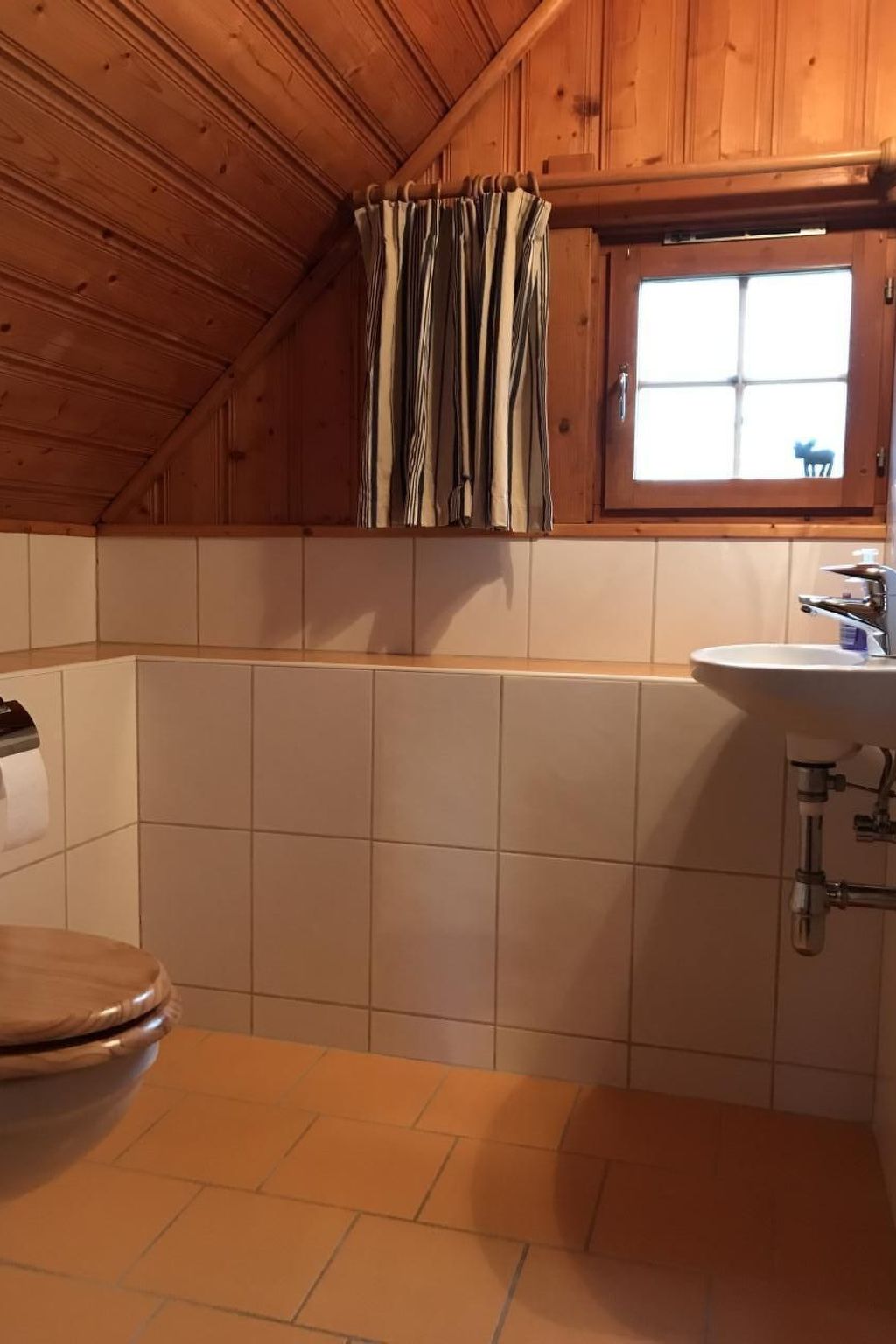 Charmantes Holzbohlenhaus mit Terrasse