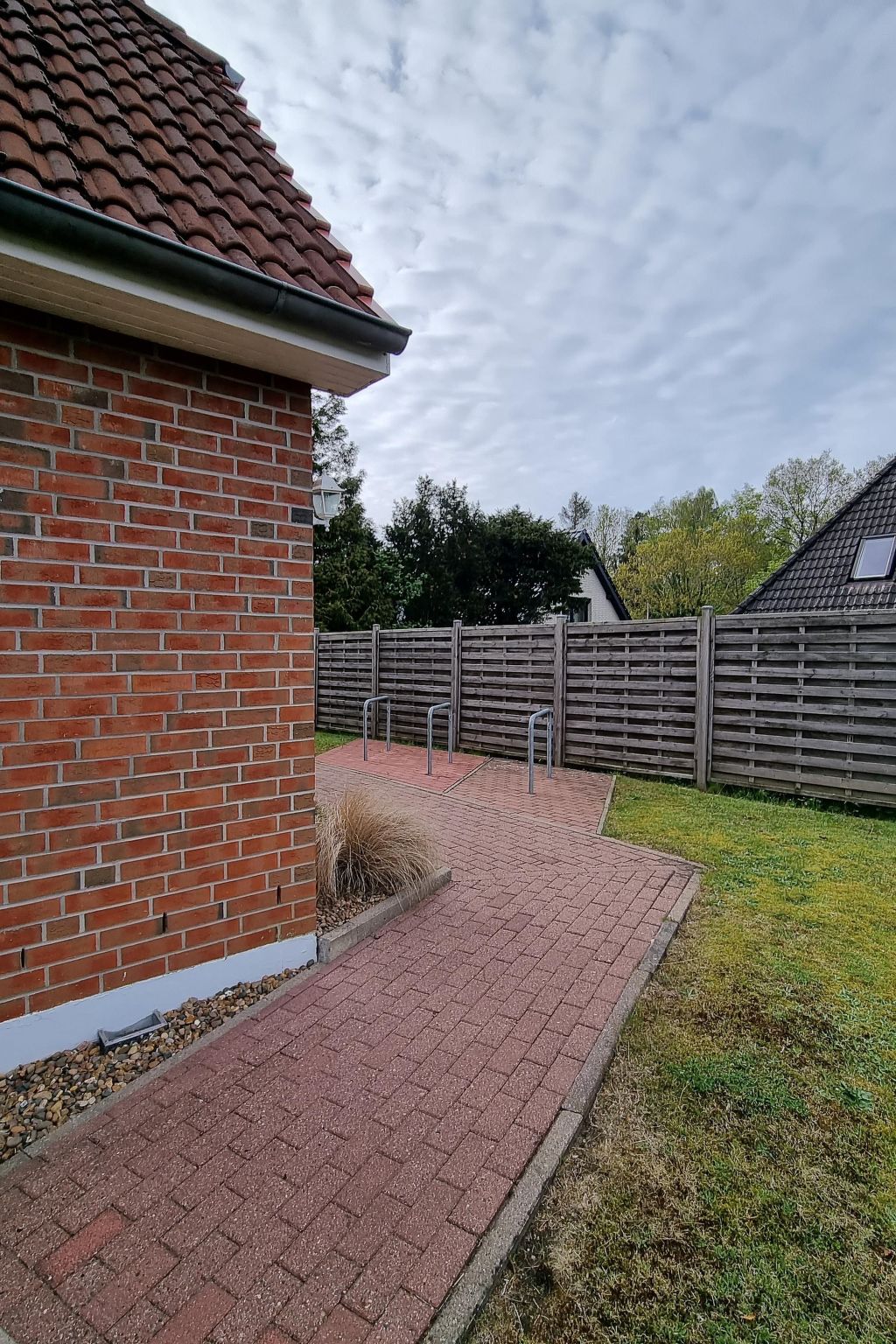 Gemütliche Ferienwohnung für zwei Personen mit sonniger Südterrasse-Buiten