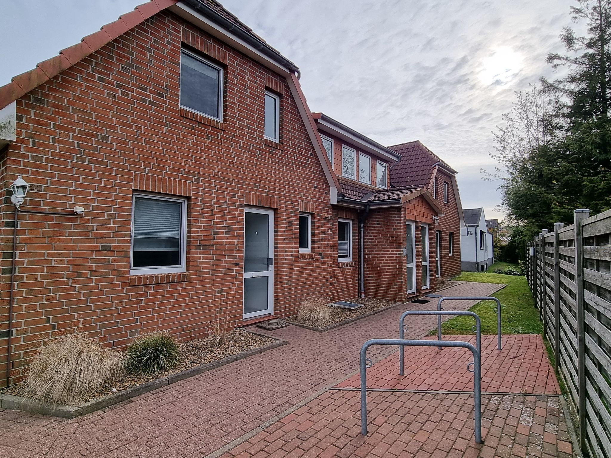 Gemütliche Ferienwohnung für zwei Personen mit sonniger Südterrasse-Buiten