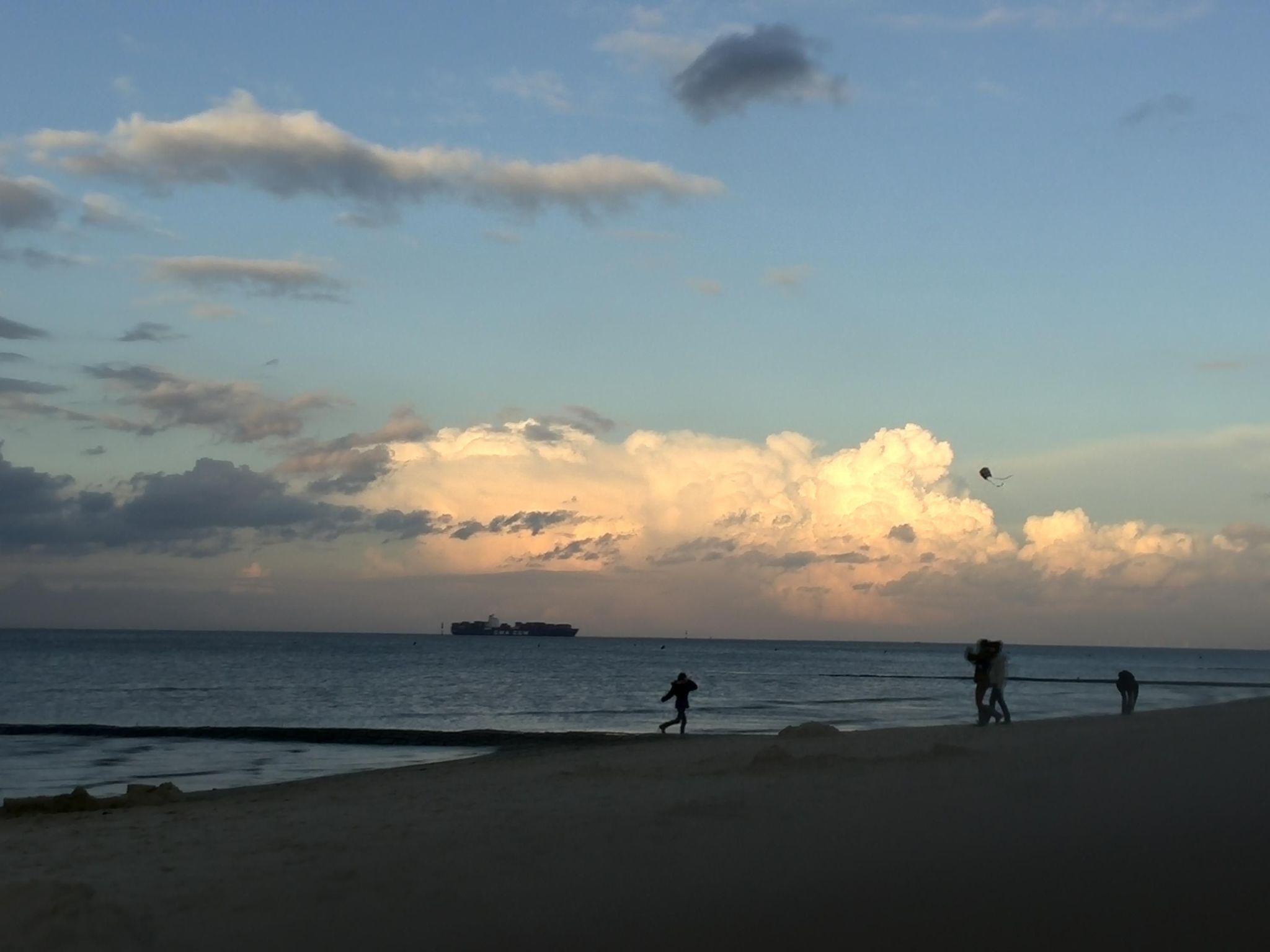 Sonniges Ferienhaus hinter dem Deich-Binnen