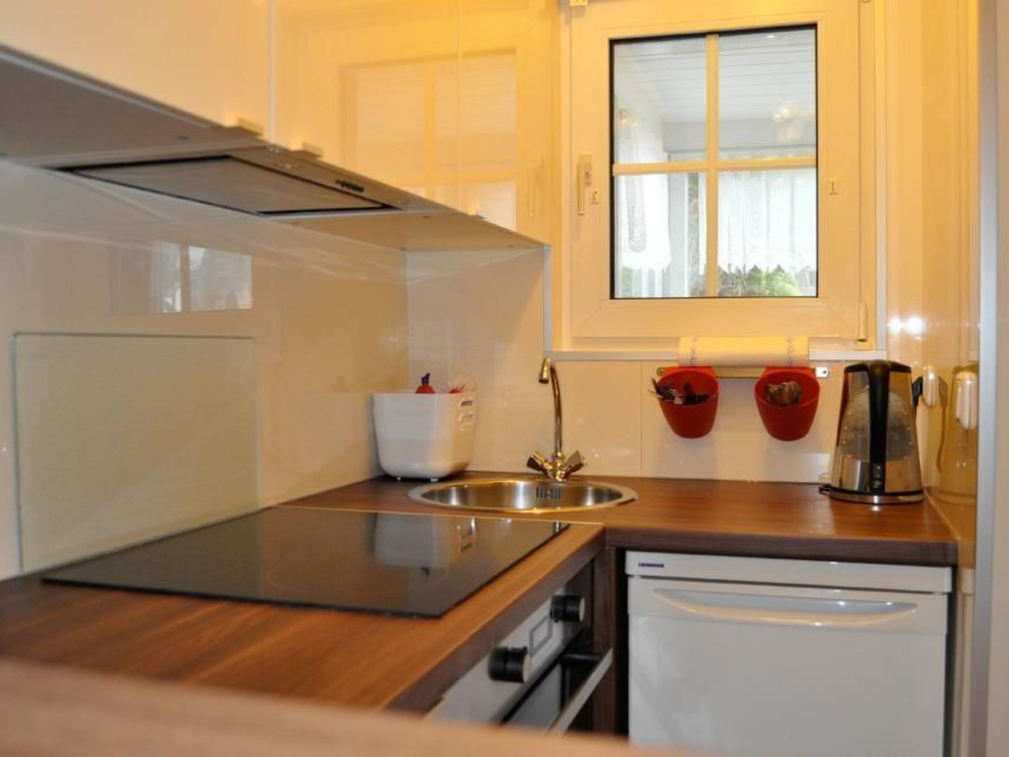 Sonniges Ferienhaus hinter dem Deich-Binnen