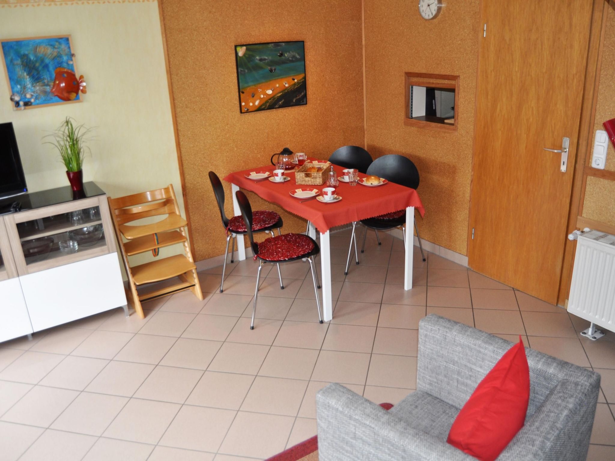 Sonniges Ferienhaus hinter dem Deich-Binnen