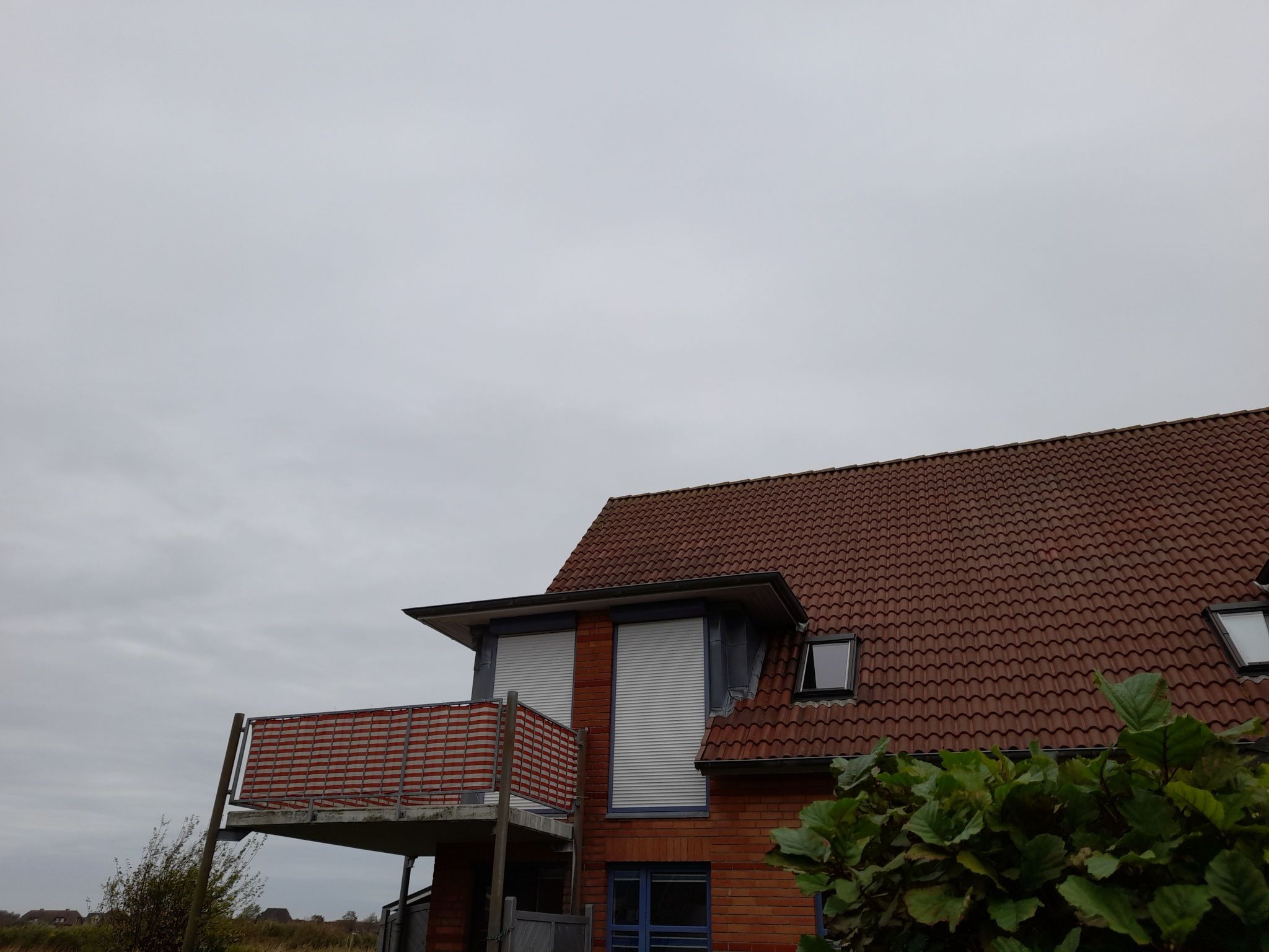 Moderne Ferienwohnung mit Balkon in Strandnähe-Buiten