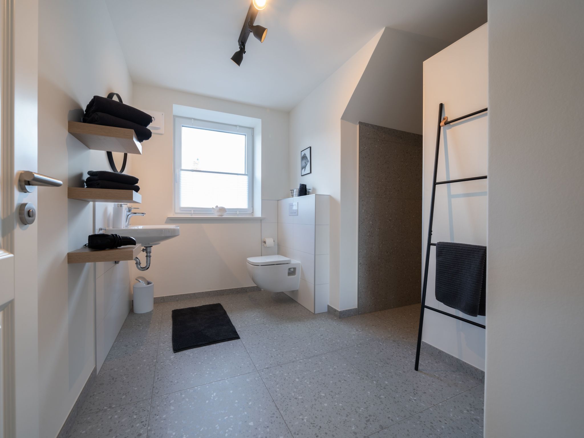 Küstenbutze - Modernes Apartment für 2 mit vollausgestatteter Küche, Balkon, Ne-Image-tags.info