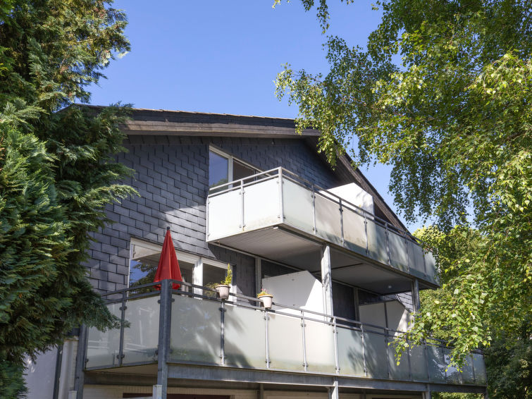 "Fasan", appartement 1-kamer 41 m2 op de 1e verdieping. Gezellig ingericht: woon-/slaapkamer 26 m2 met 1 2-pers bed (180 cm, lengte 200 cm), Sat-TV (Flatscreen TV). Uitgang naar het balkon. 1 kamer 9 ..