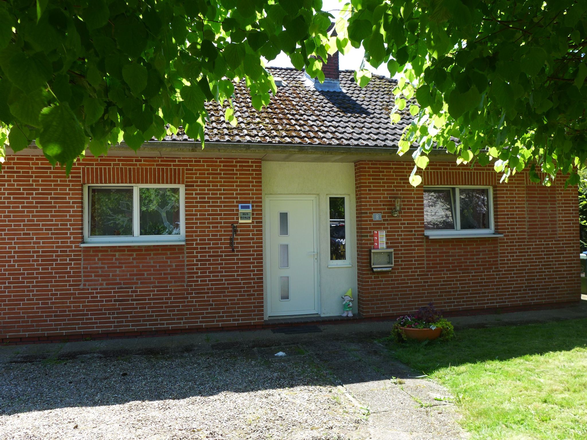 Gemütliches Ferienhaus am Deich mit Gartenzimmer-Binnen