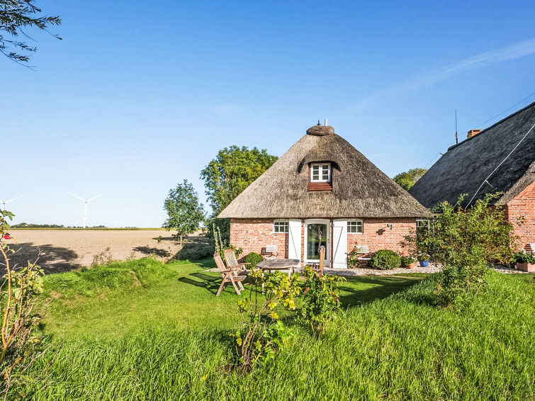 Vakantiehuis met open haard in Husum: Kleine Reetdachkate in Husum