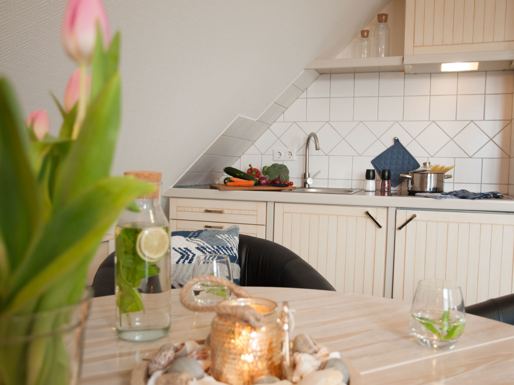 Maritime, moderne Ferienwohnung mit Gartensauna-Binnen