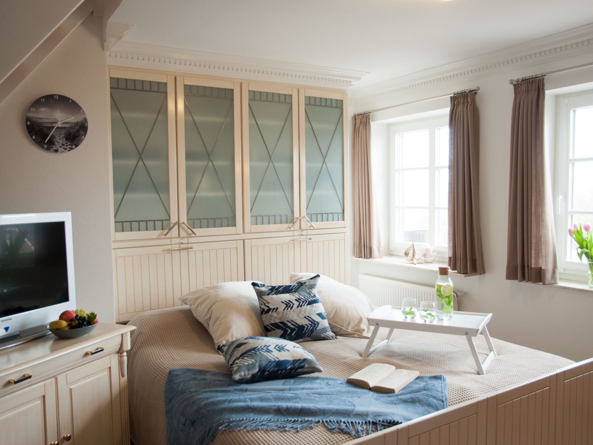 Maritime, moderne Ferienwohnung mit Gartensauna-Binnen