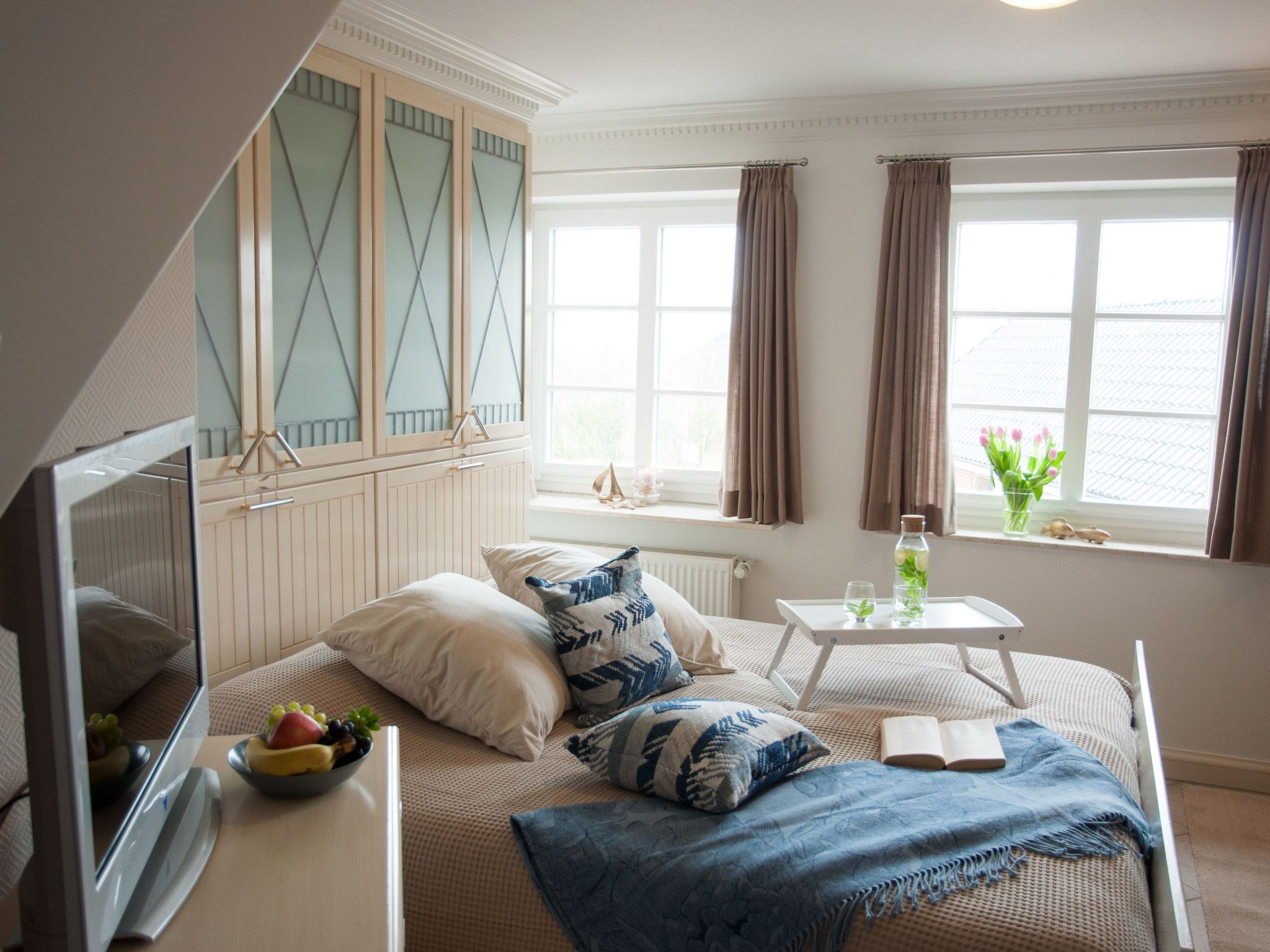 Maritime, moderne Ferienwohnung mit Gartensauna-Binnen