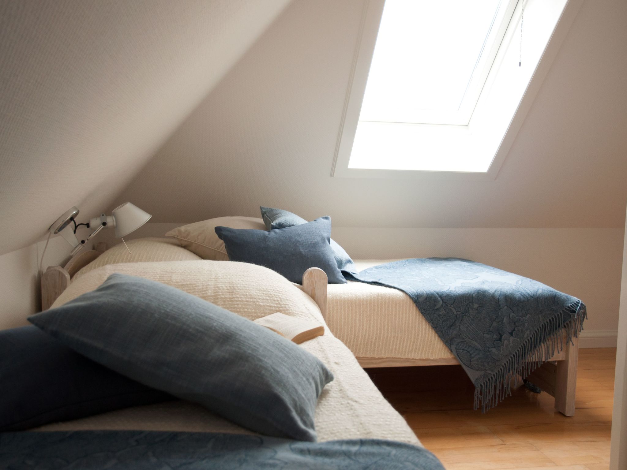 Maritime, moderne Ferienwohnung mit Gartensauna-Binnen