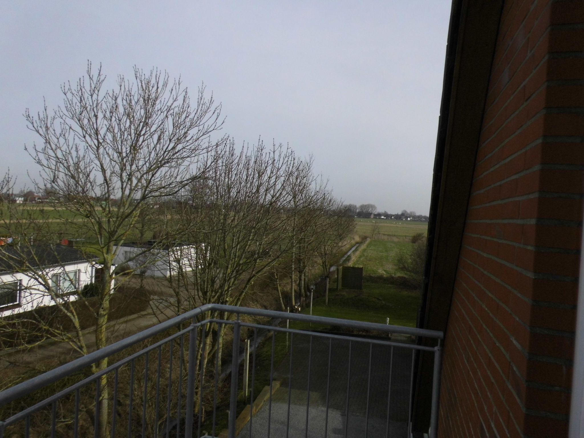 Wohnung in Osterdeich mit Terrasse und Garten-Binnen