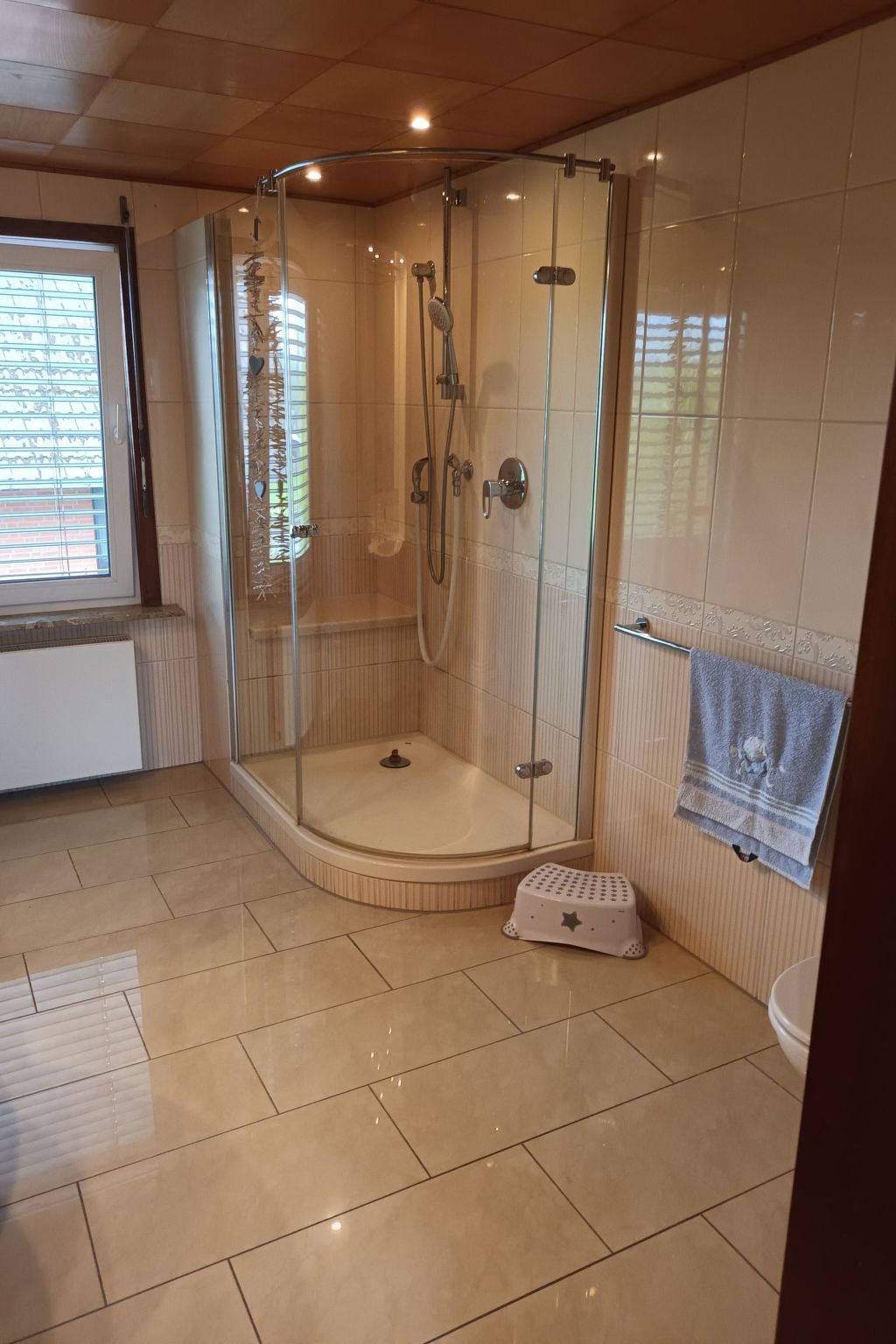 3 Zimmer 1. OG 100qm