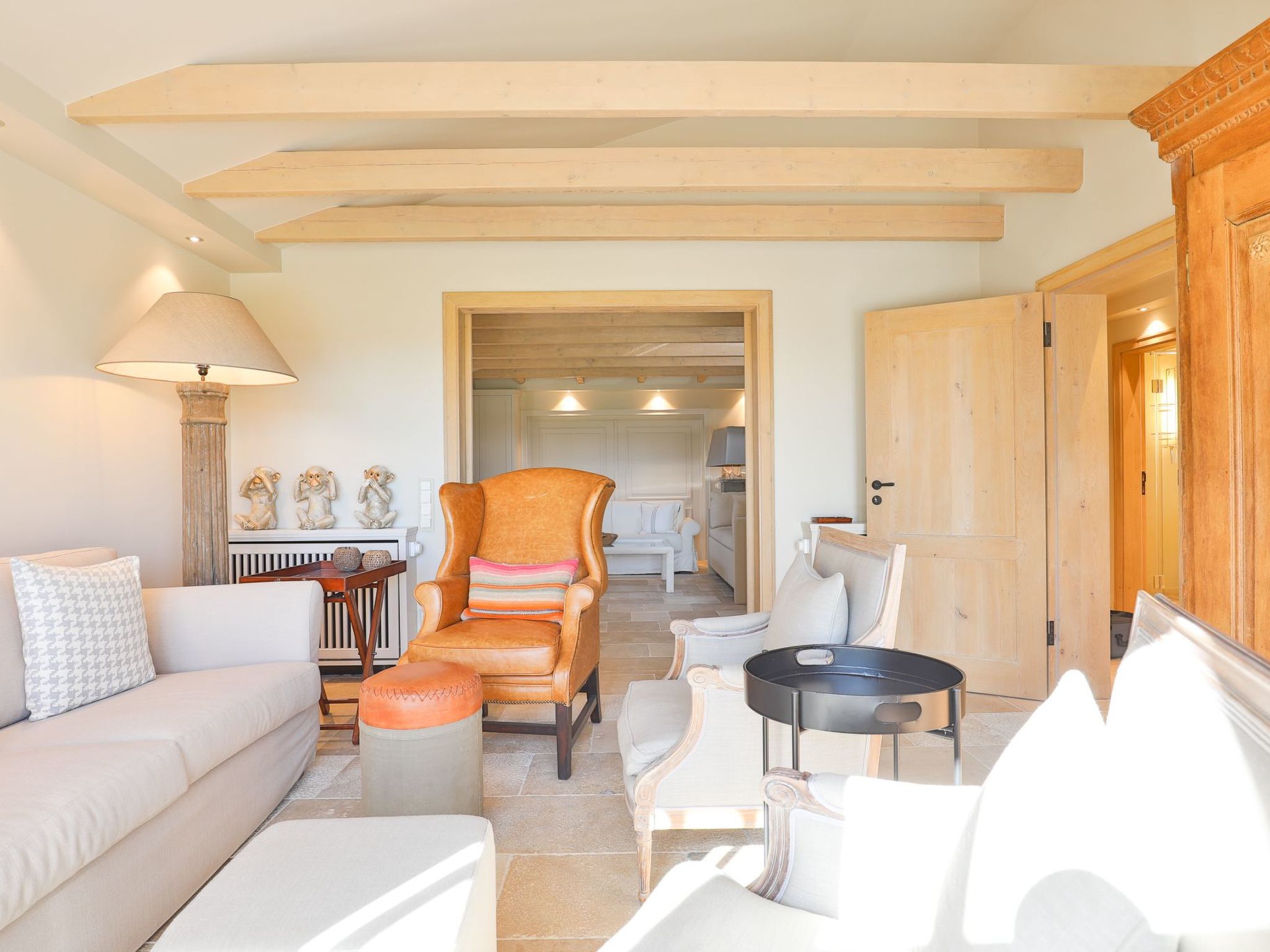 In Großmorsum mit Terrasse und Grill-Binnen