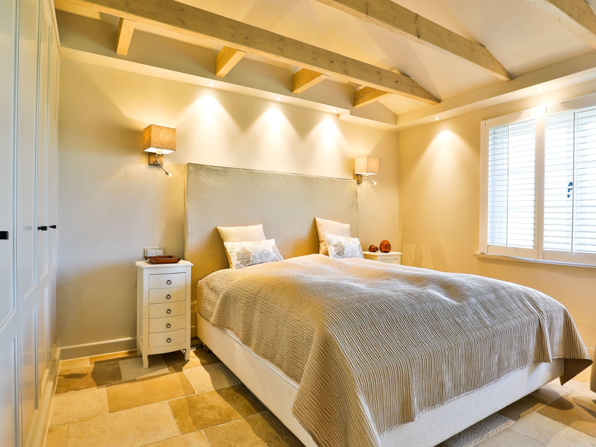 In Großmorsum mit Terrasse und Grill-Binnen