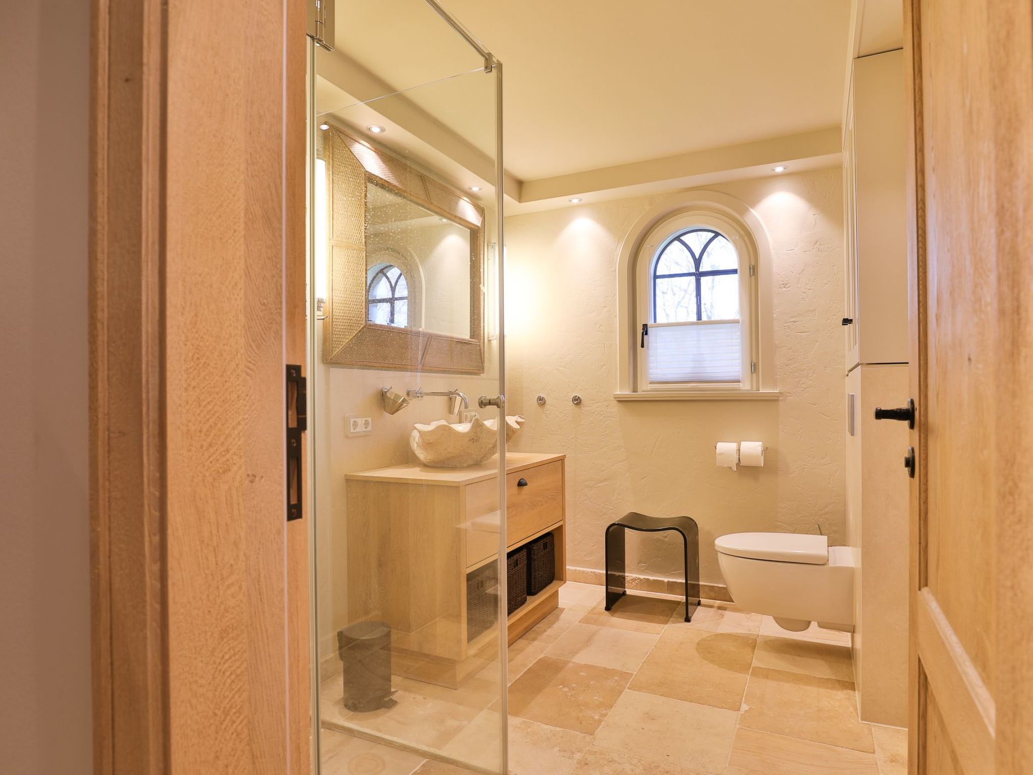 In Großmorsum mit Terrasse und Grill-Binnen