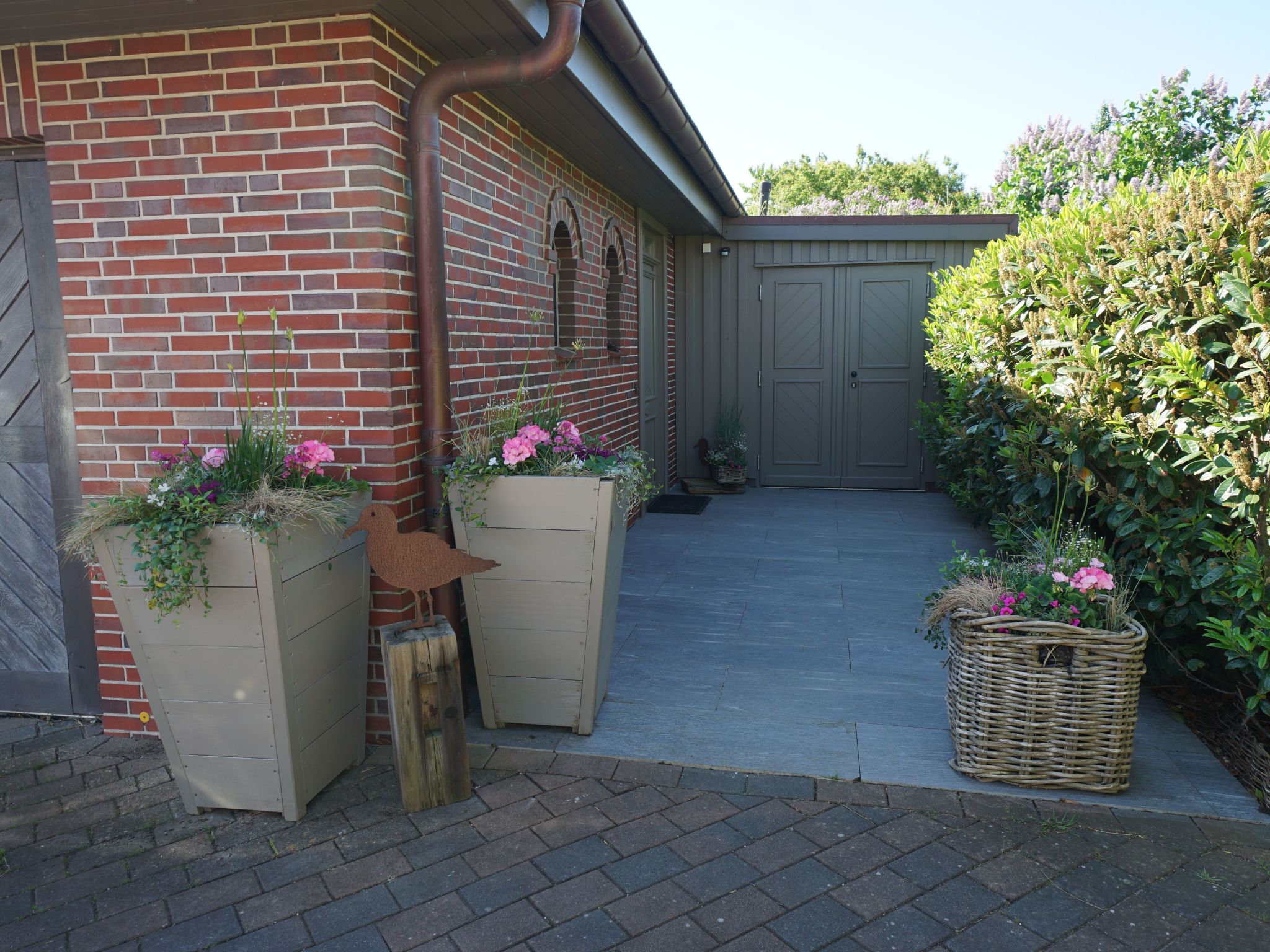 In Großmorsum mit Terrasse und Grill-Binnen