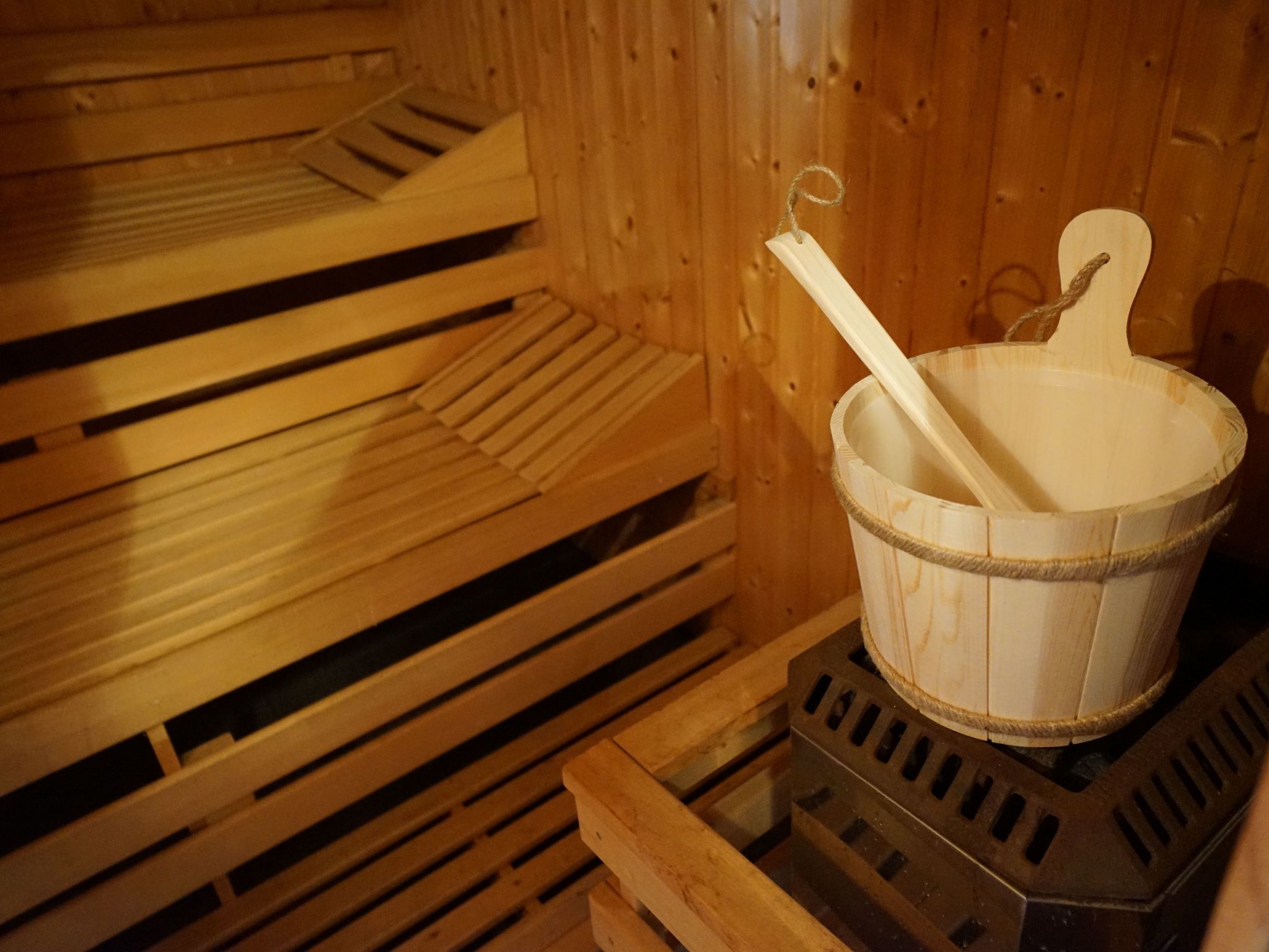 In Großmorsum mit Terrasse und Grill-Binnen