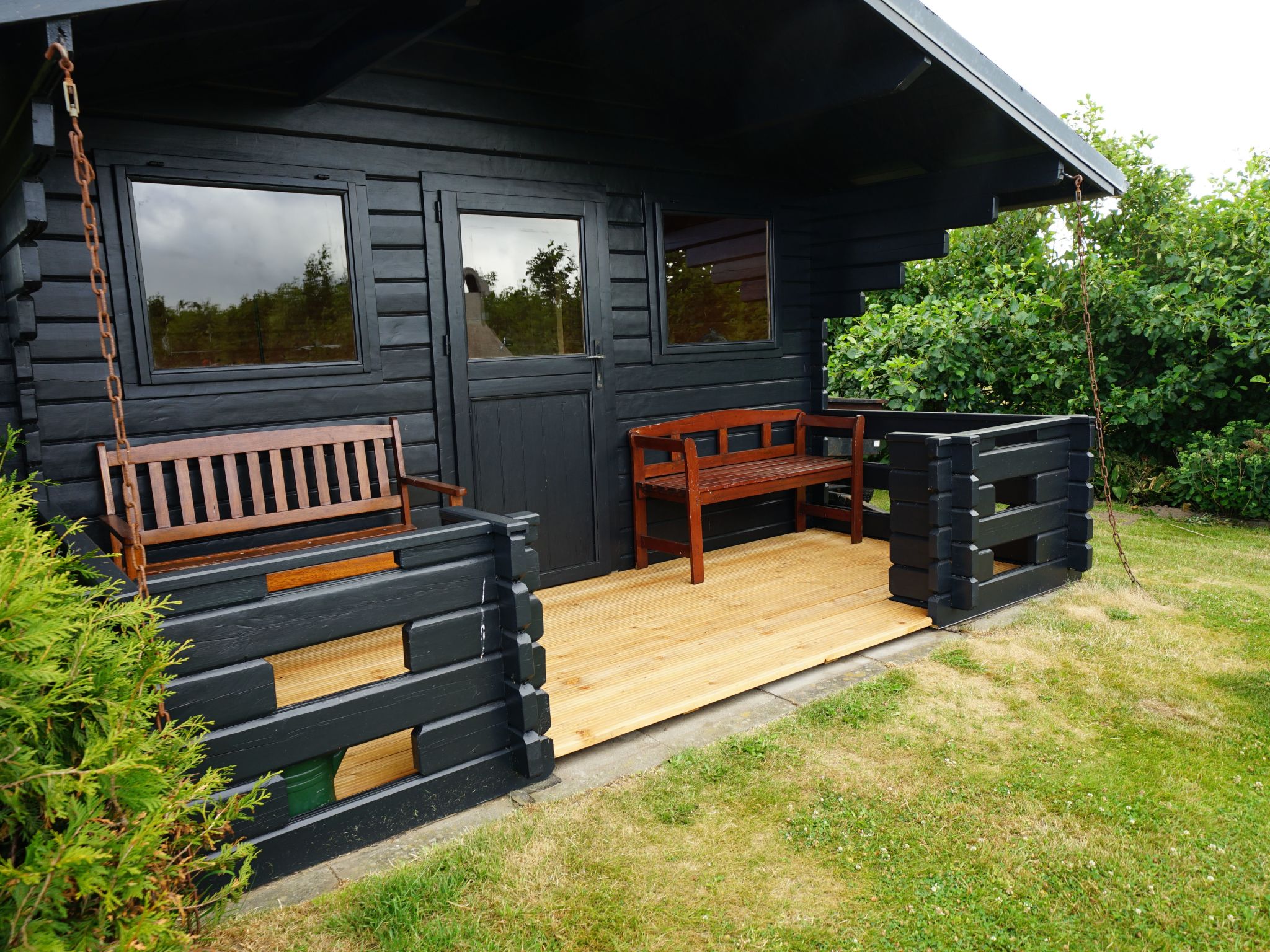 In Großmorsum mit Terrasse und Grill-Binnen