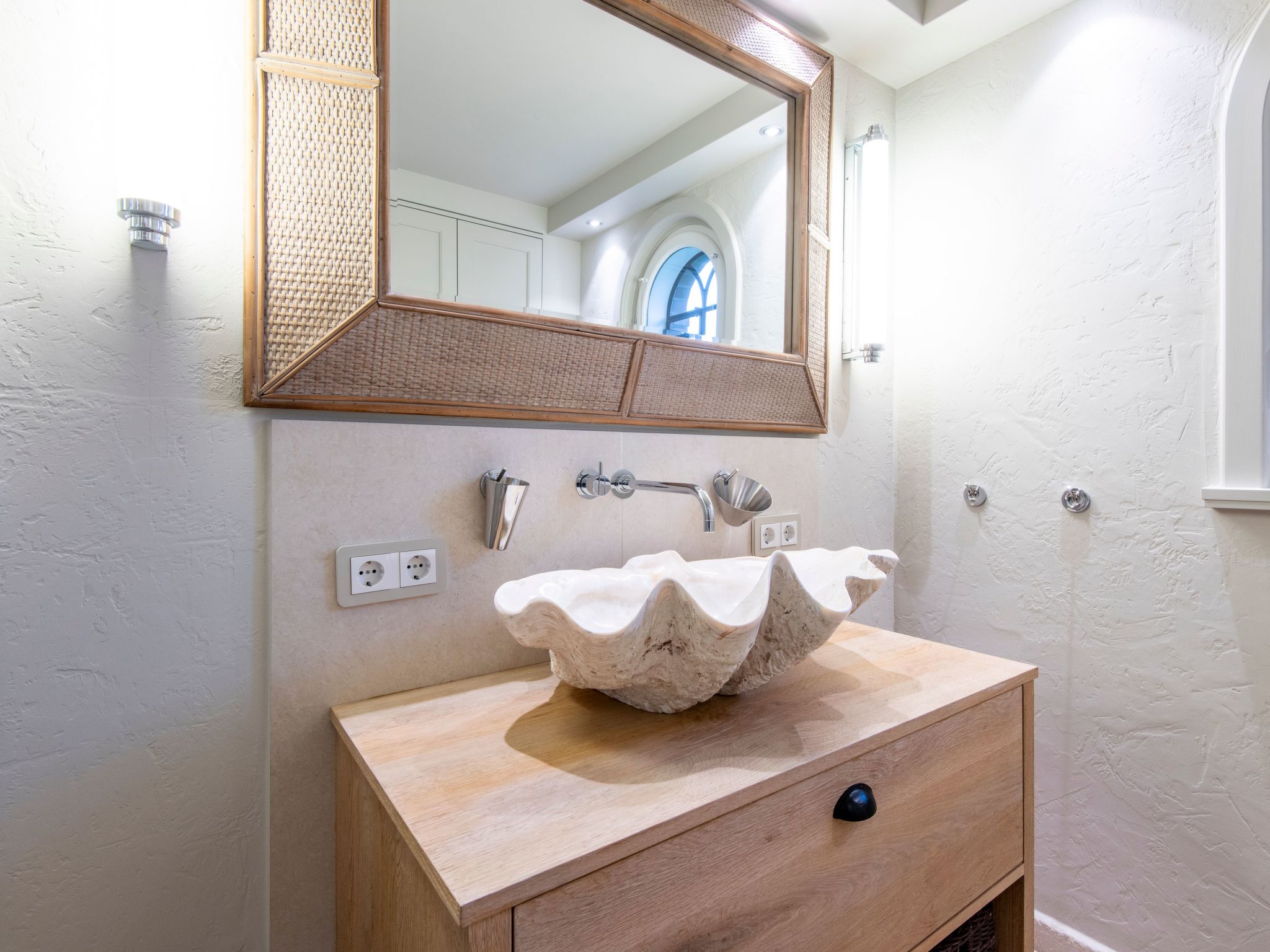 In Großmorsum mit Terrasse und Grill-Binnen