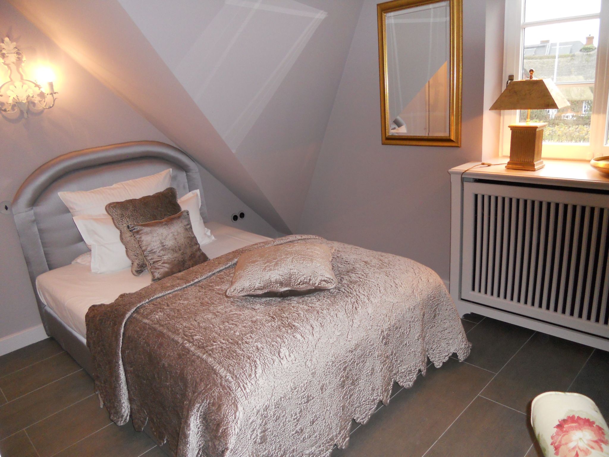 Wünderschöner Hausteil mit Garten-Binnen