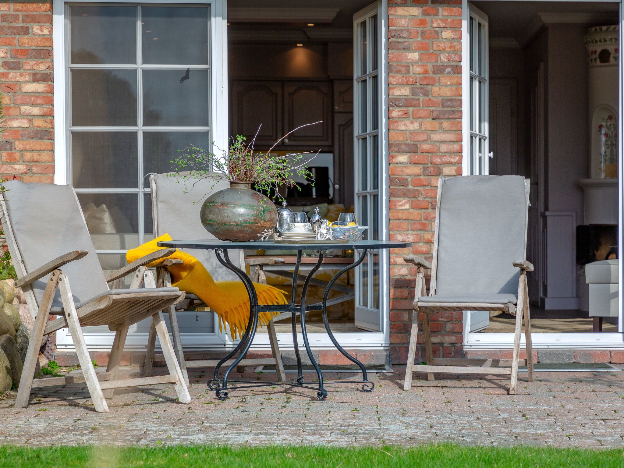 Wünderschöner Hausteil mit Garten-Binnen