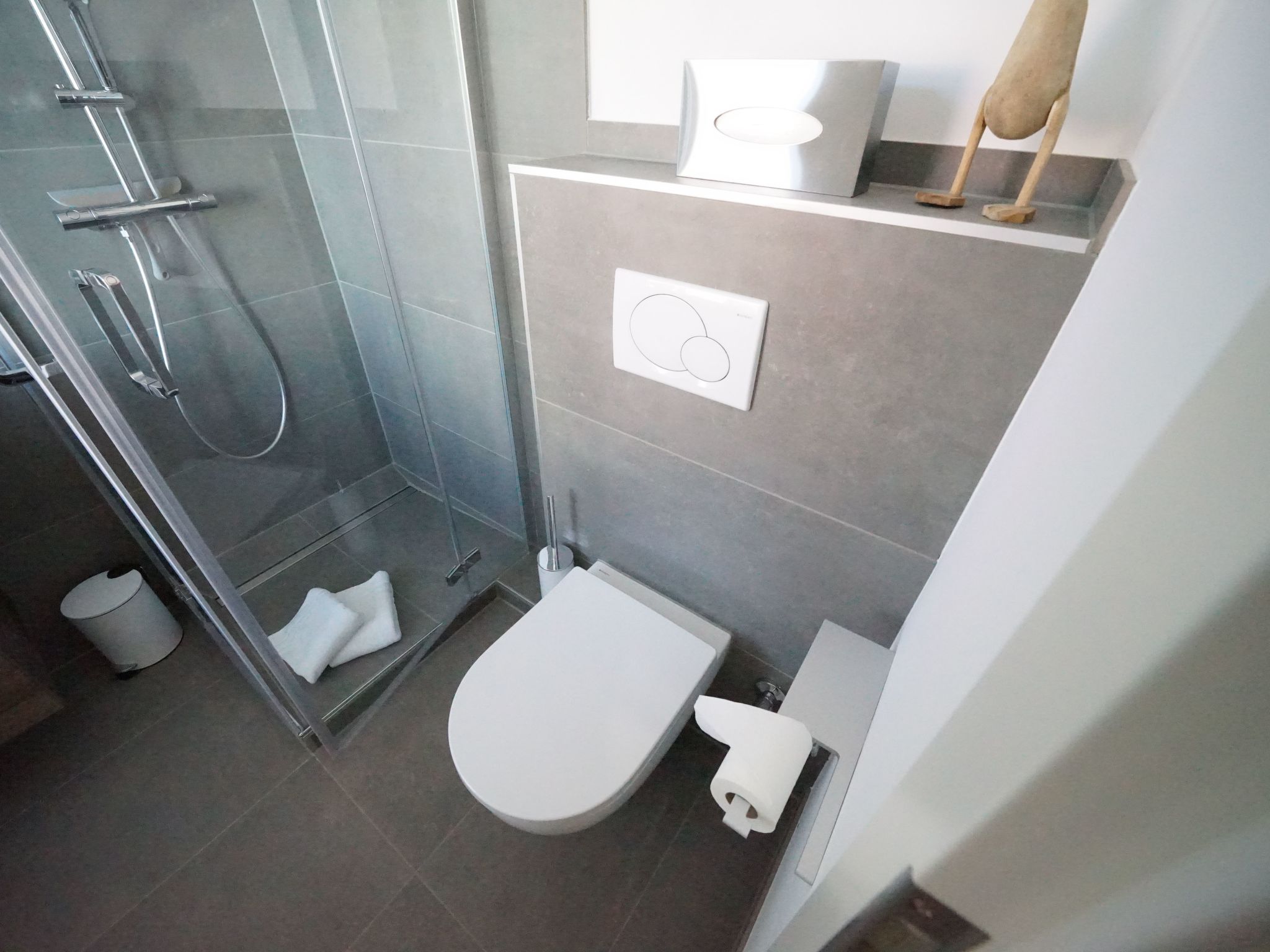 Helle Ferienwohnung mit sonniger Terrasse-Binnen