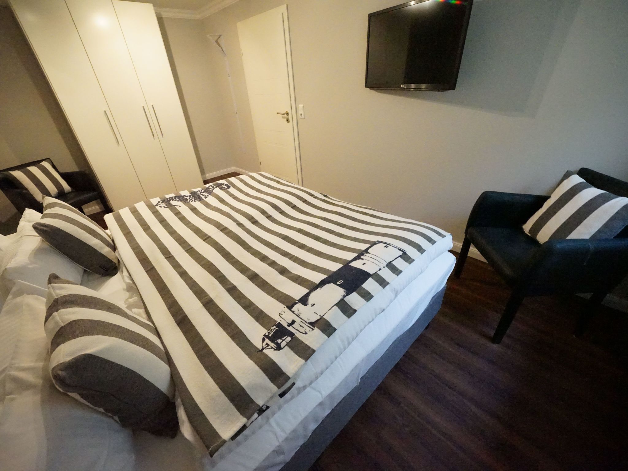 Helle Ferienwohnung mit sonniger Terrasse-Binnen