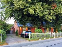 mit Stellplatz mitten im Grünen