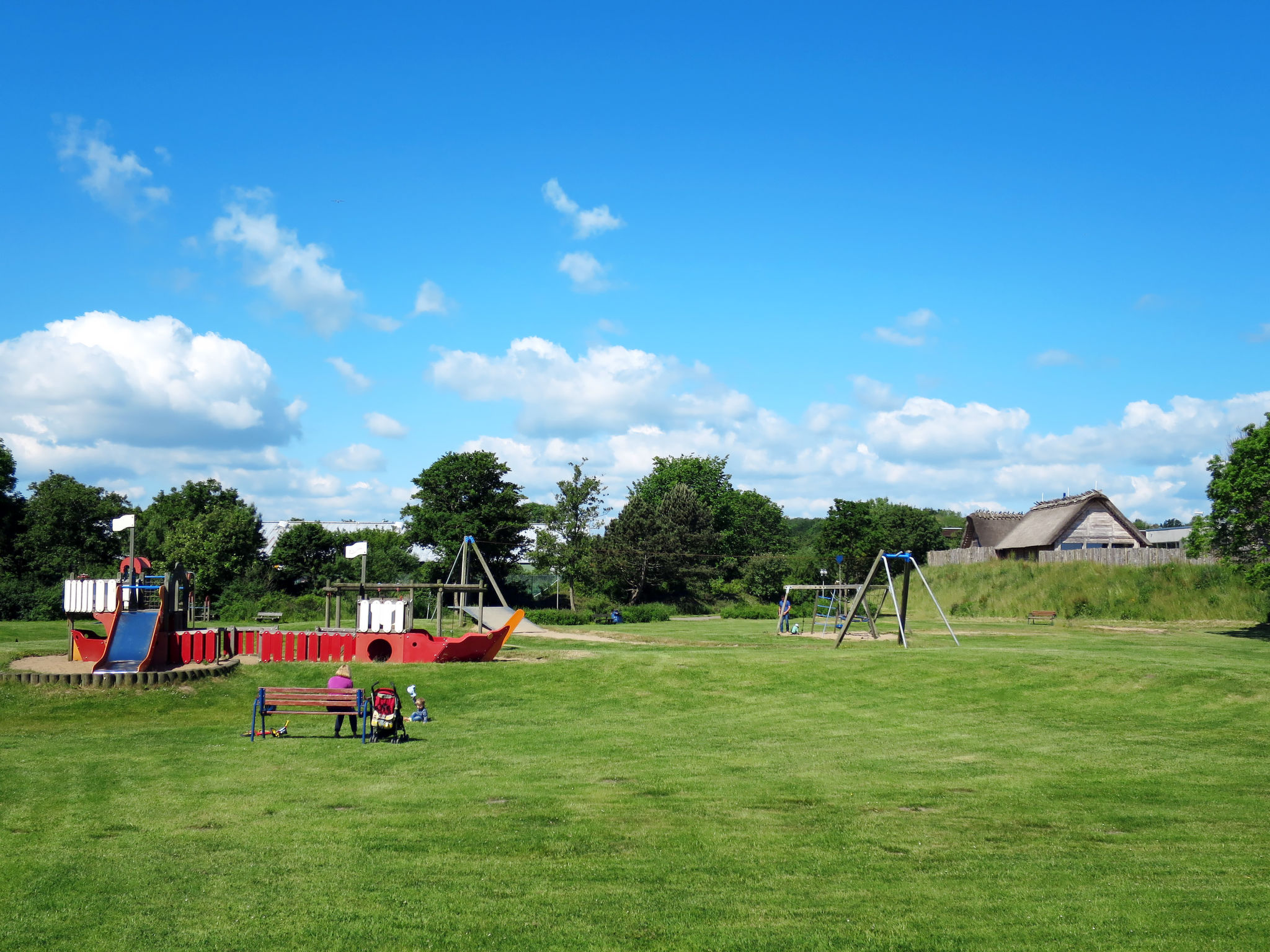 Spitzdachferienhaus mit Schwedenofen und Garten-Omgeving