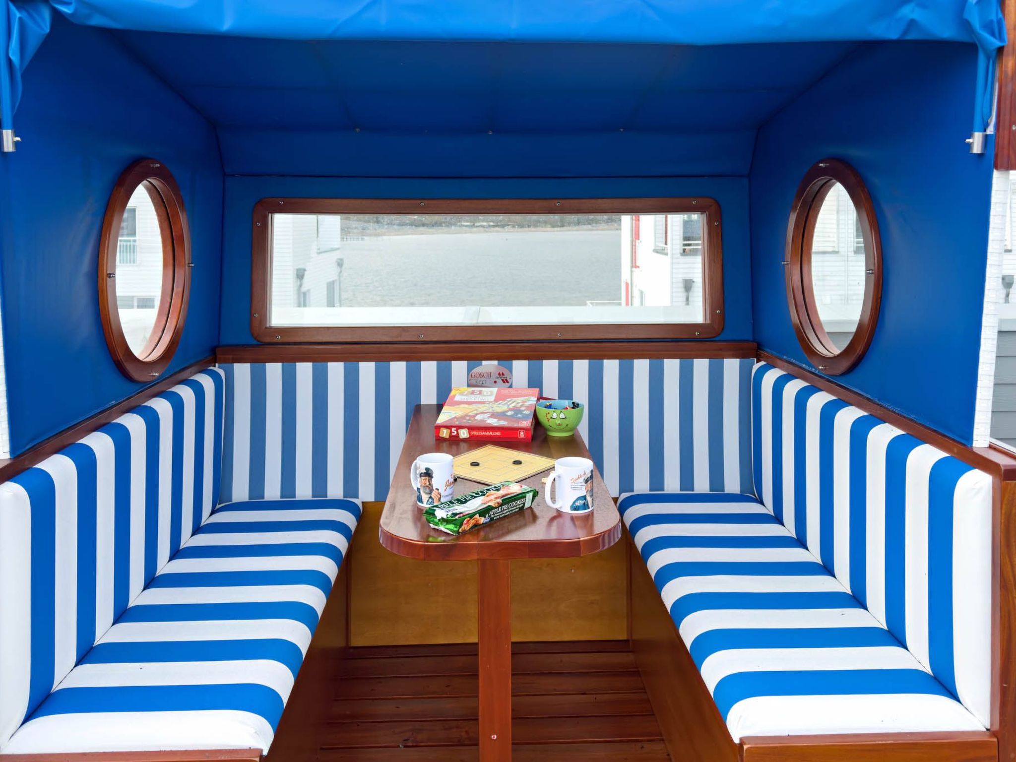 Schleivilla Kapitän James Cook2,  Löwen Dart HB8