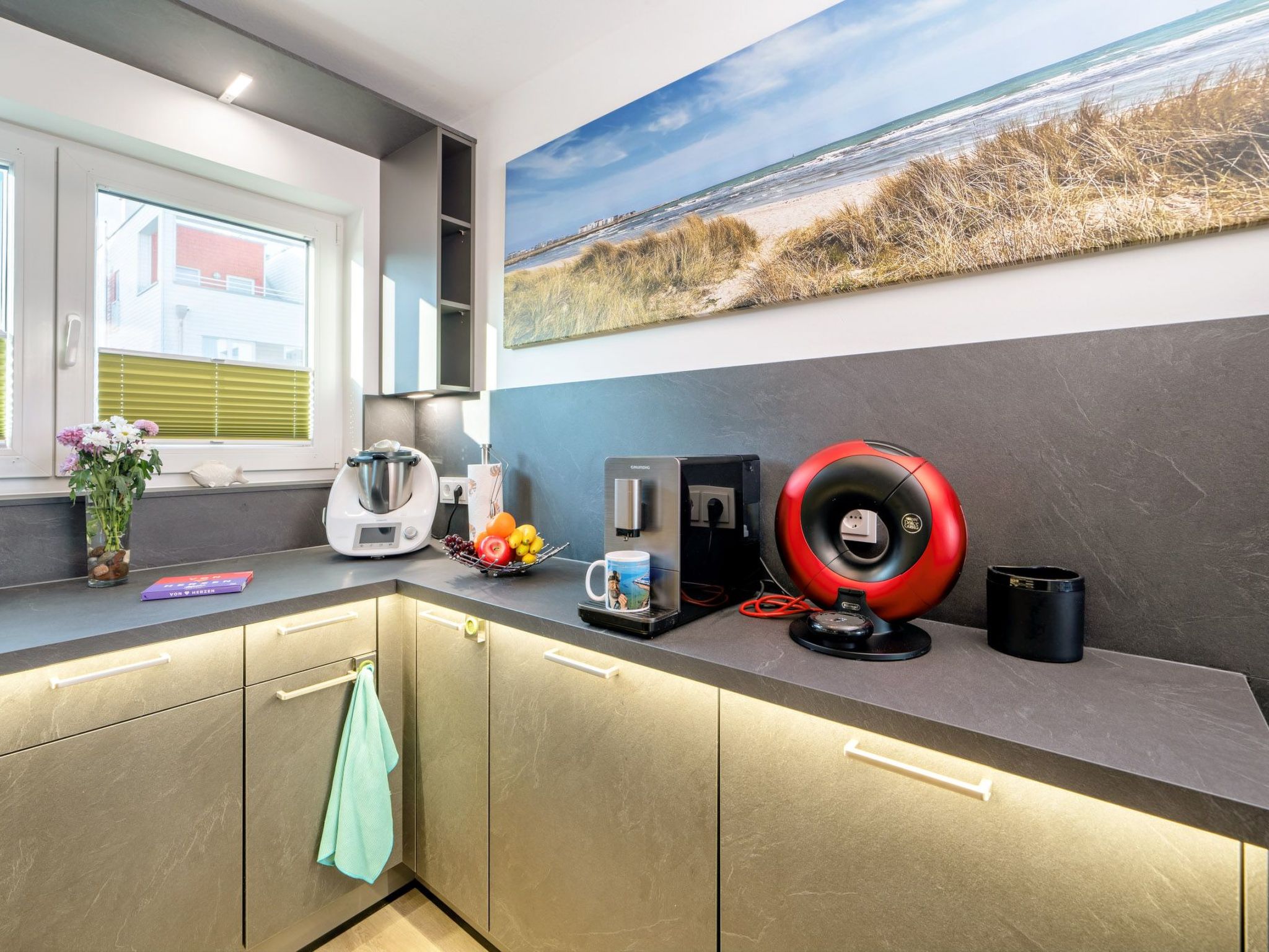 Schleivilla Kapitän James Cook2,  Löwen Dart HB8-Drinnen